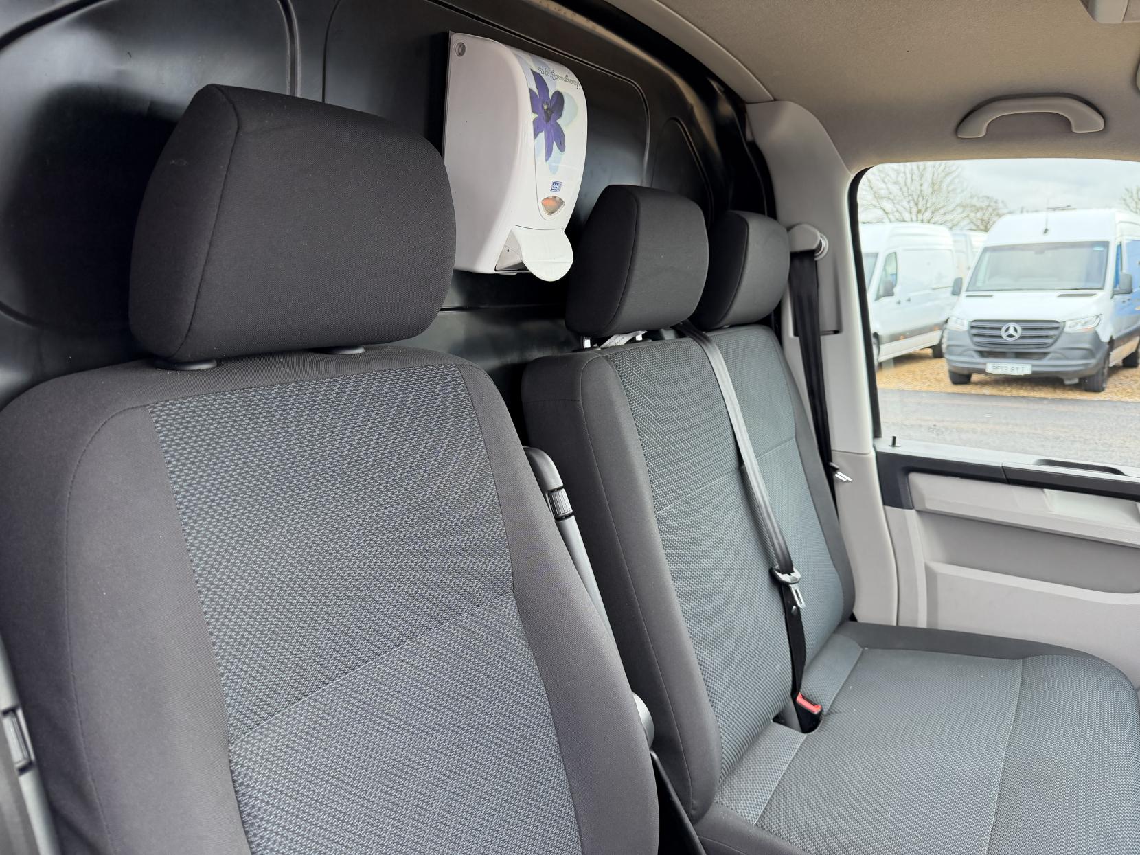 Volkswagen Transporter 2.0 TDI T28 Trendline Panel Van 5dr Diesel Manual FWD LWB Euro 6 (s/s) (102 ps)