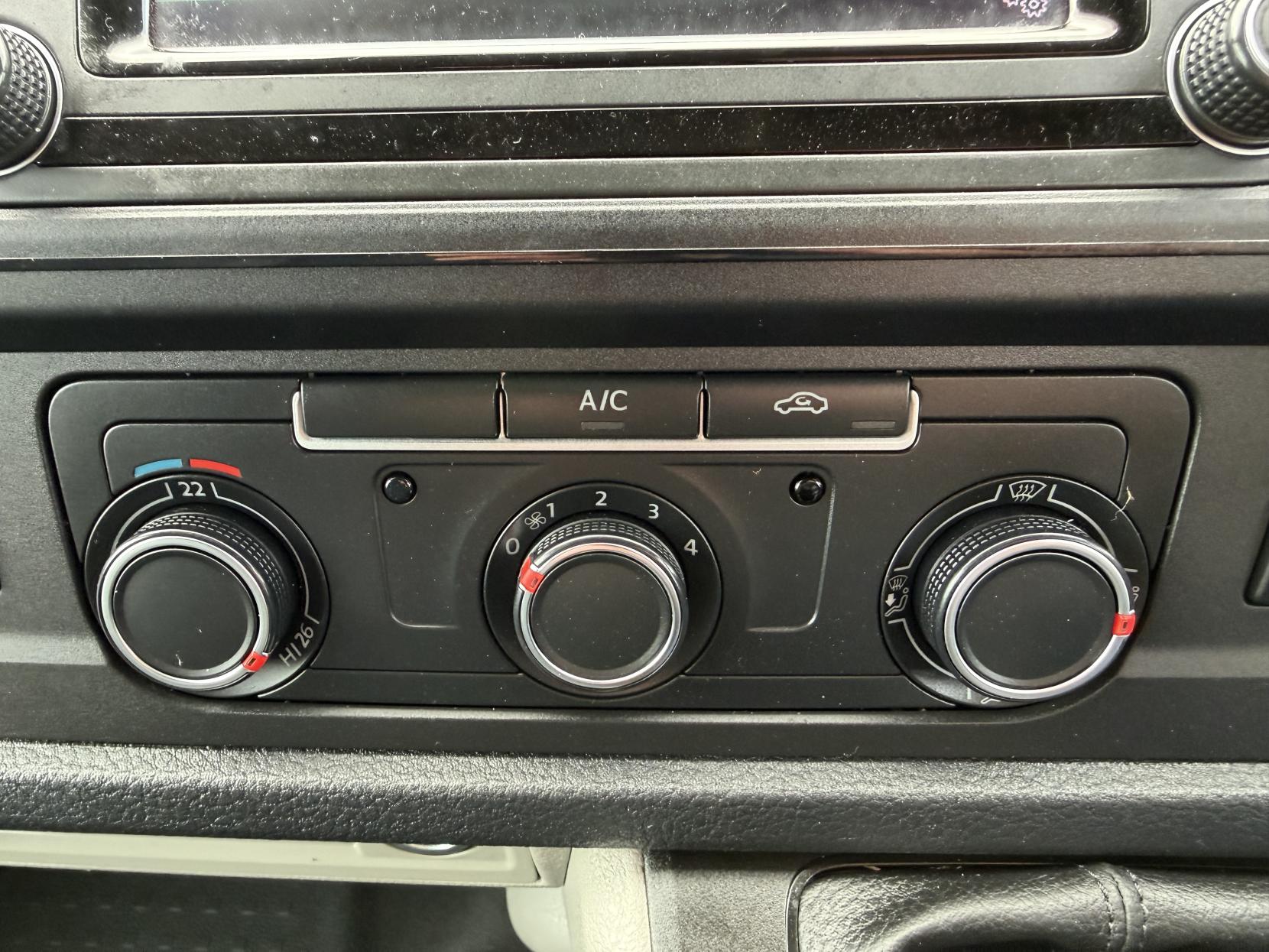 Volkswagen Transporter 2.0 TDI T28 Trendline Panel Van 5dr Diesel Manual FWD LWB Euro 6 (s/s) (102 ps)