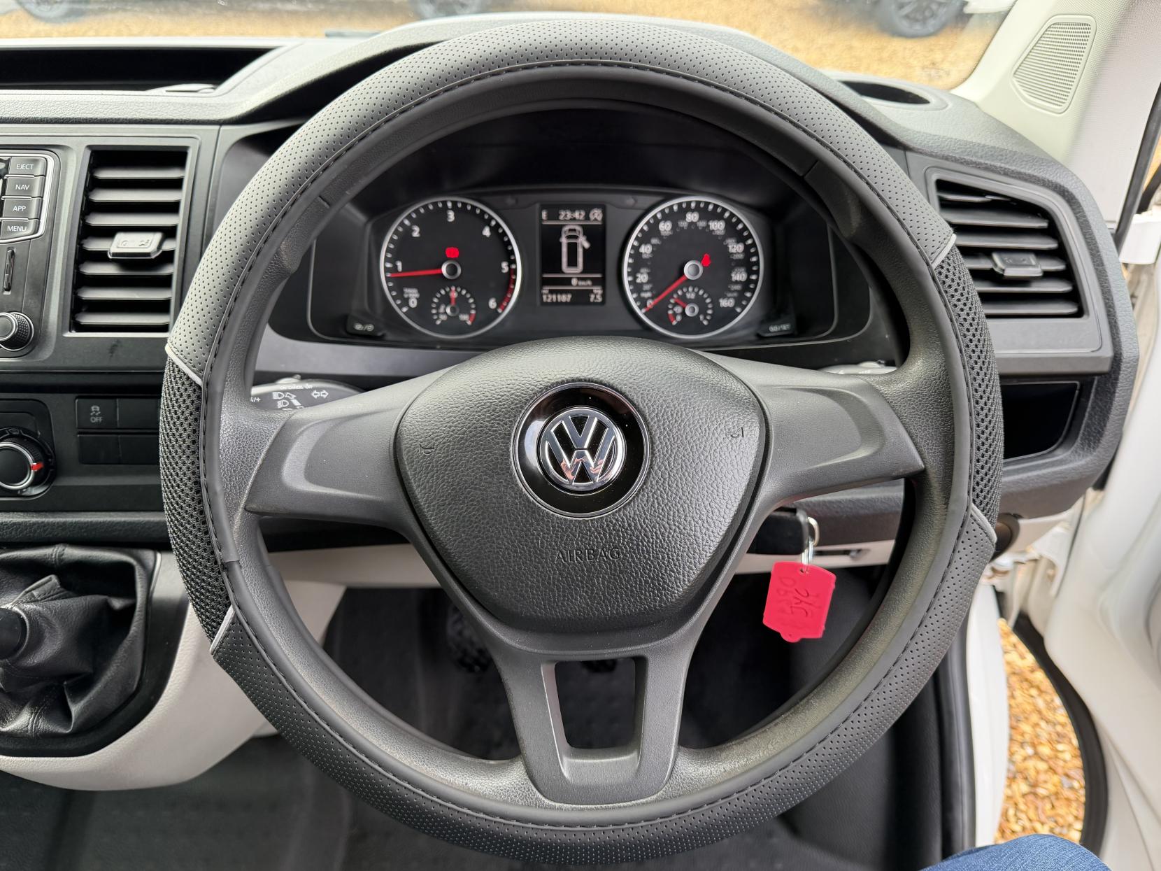 Volkswagen Transporter 2.0 TDI T28 Trendline Panel Van 5dr Diesel Manual FWD LWB Euro 6 (s/s) (102 ps)