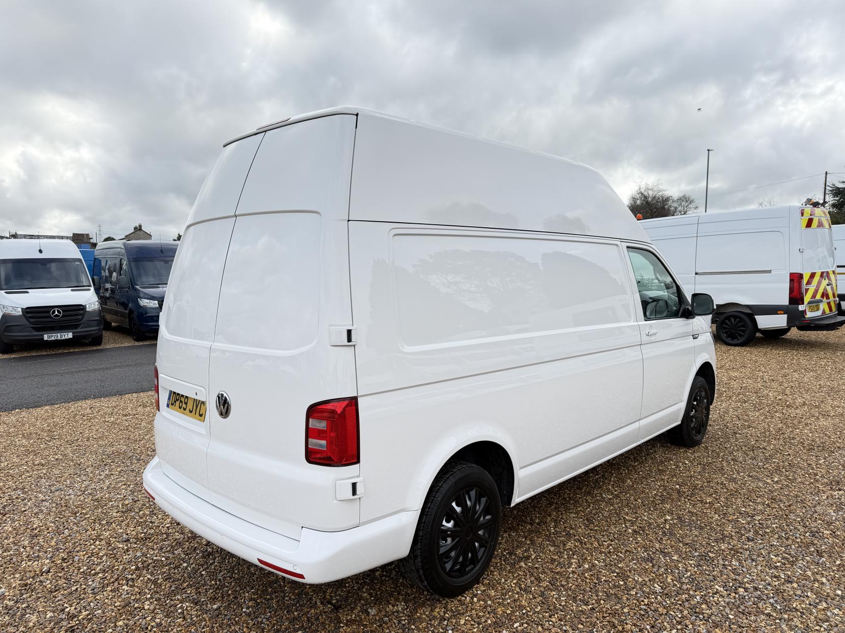 Volkswagen Transporter 2.0 TDI T28 Trendline Panel Van 5dr Diesel Manual FWD LWB Euro 6 (s/s) (102 ps)