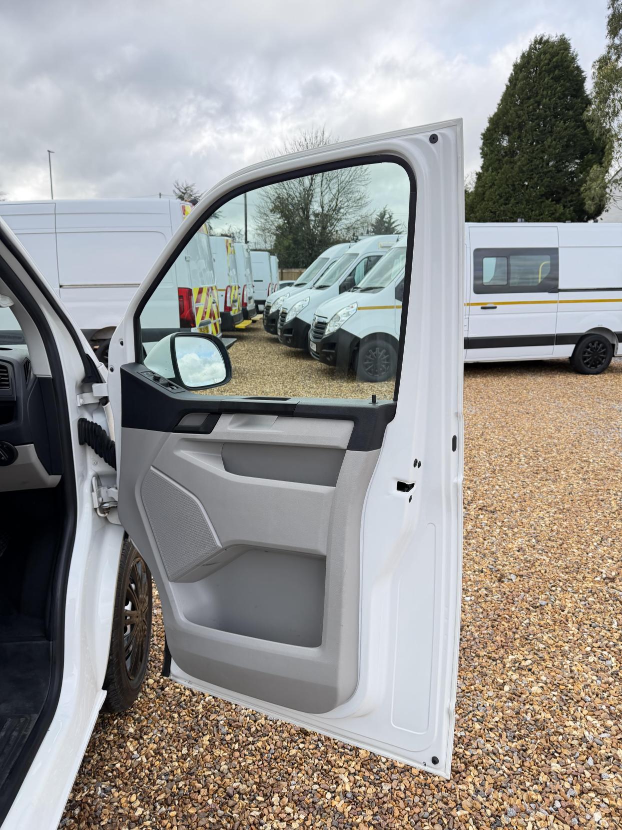 Volkswagen Transporter 2.0 TDI T28 Trendline Panel Van 5dr Diesel Manual FWD LWB Euro 6 (s/s) (102 ps)