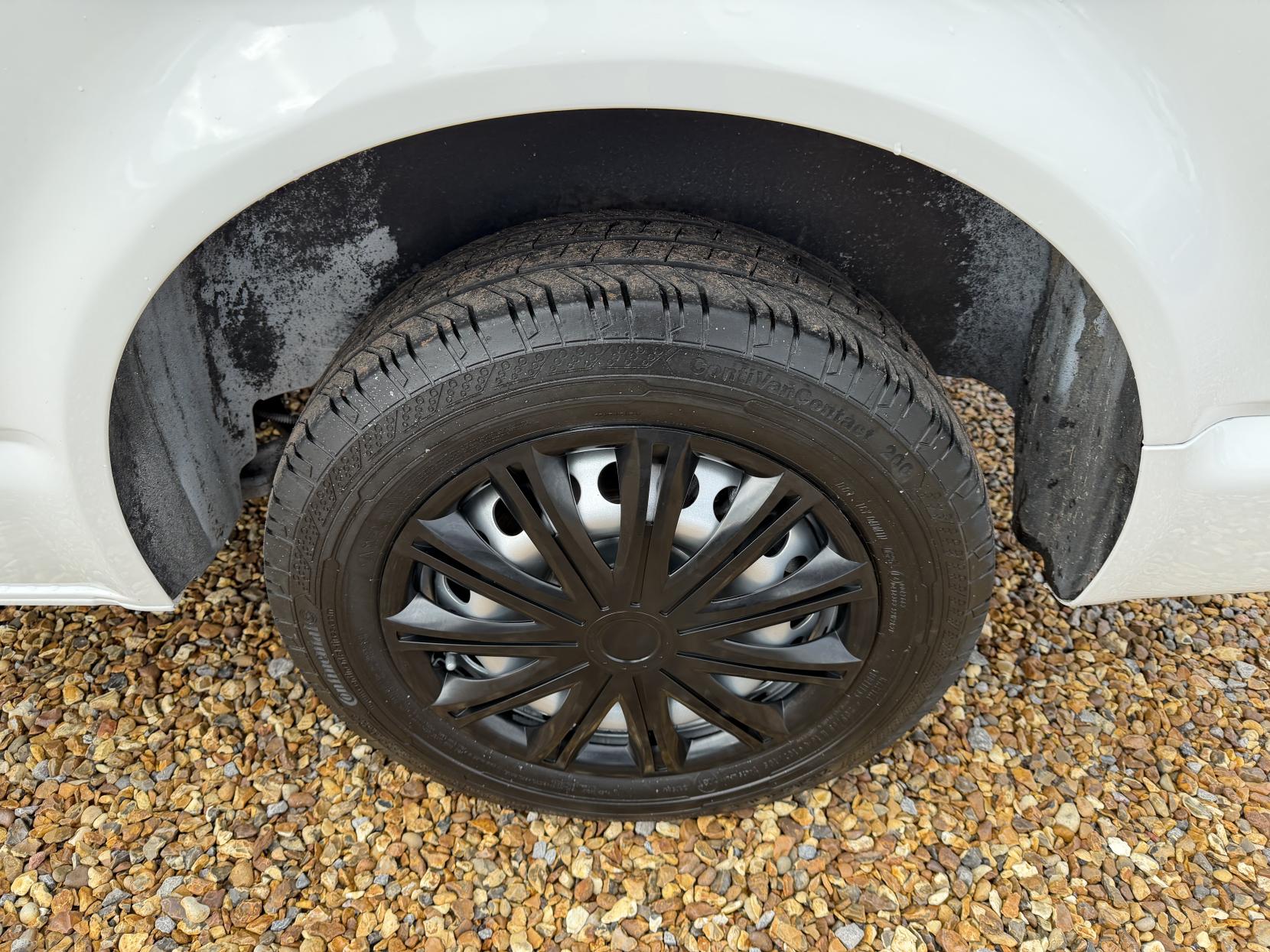 Volkswagen Transporter 2.0 TDI T28 Trendline Panel Van 5dr Diesel Manual FWD LWB Euro 6 (s/s) (102 ps)