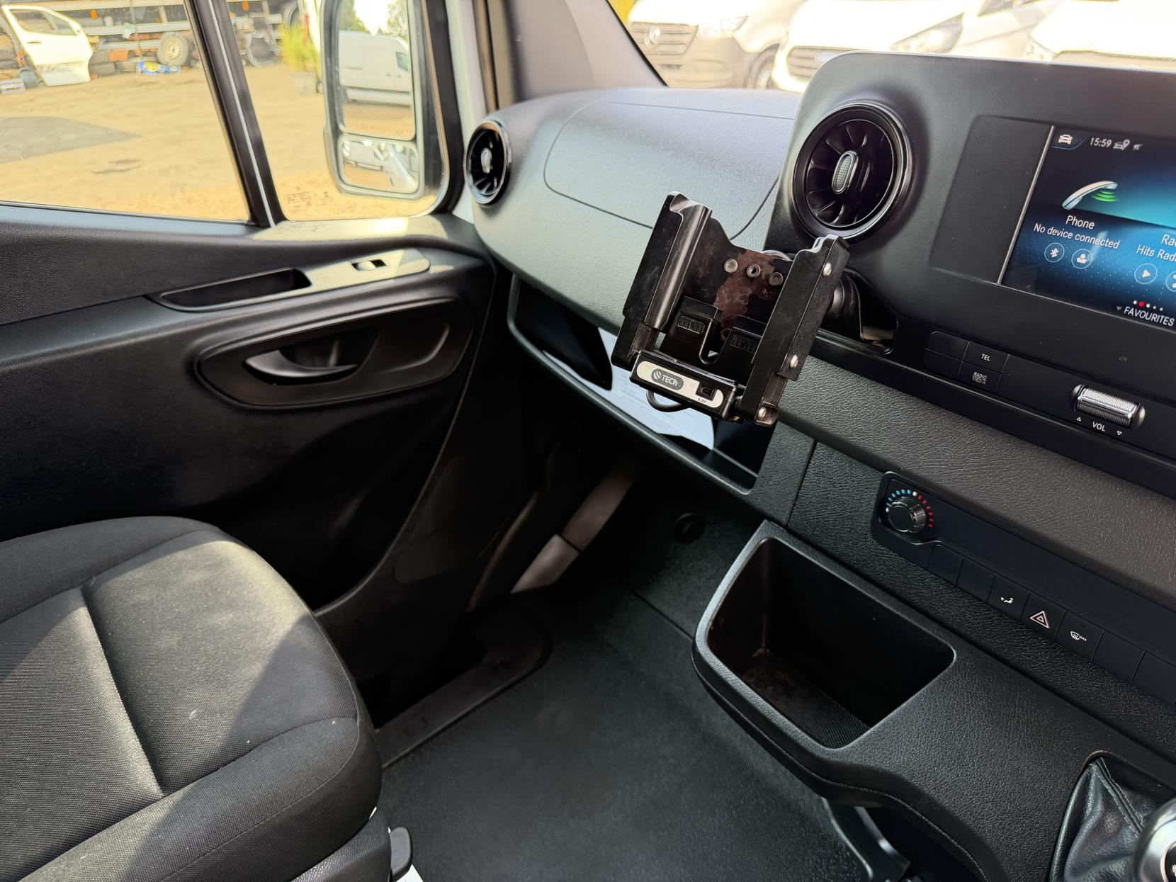 2019 Mercedes-Benz Sprinter 2.1 311 CDI Panel Van 5dr Diesel Manual RWD L3 H2 Euro 6 (114 ps) - Thumbnail 26