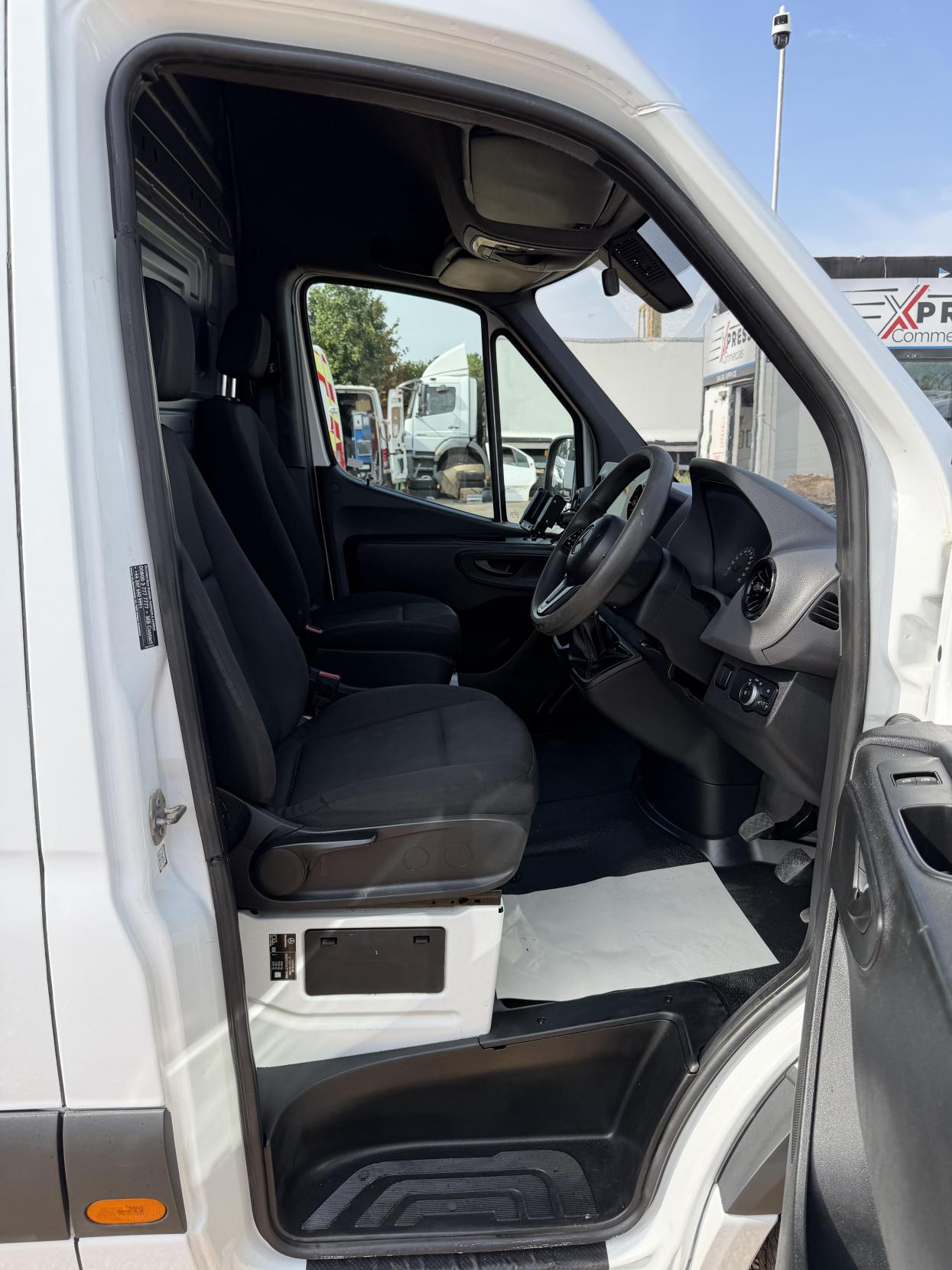 2019 Mercedes-Benz Sprinter 2.1 311 CDI Panel Van 5dr Diesel Manual RWD L3 H2 Euro 6 (114 ps) - Thumbnail 14