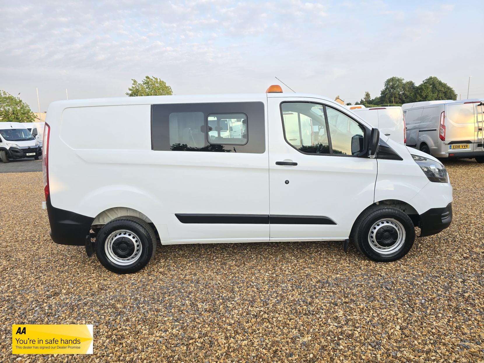 Ford Transit Custom 2.0 280 EcoBlue Crew Van Double Cab 5dr Diesel Manual L1 H1 Euro 6 (5 Seat) (105 ps)