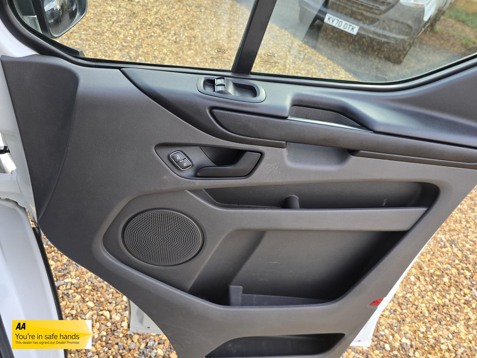 Ford Transit Custom 2.0 280 EcoBlue Crew Van Double Cab 5dr Diesel Manual L1 H1 Euro 6 (5 Seat) (105 ps)