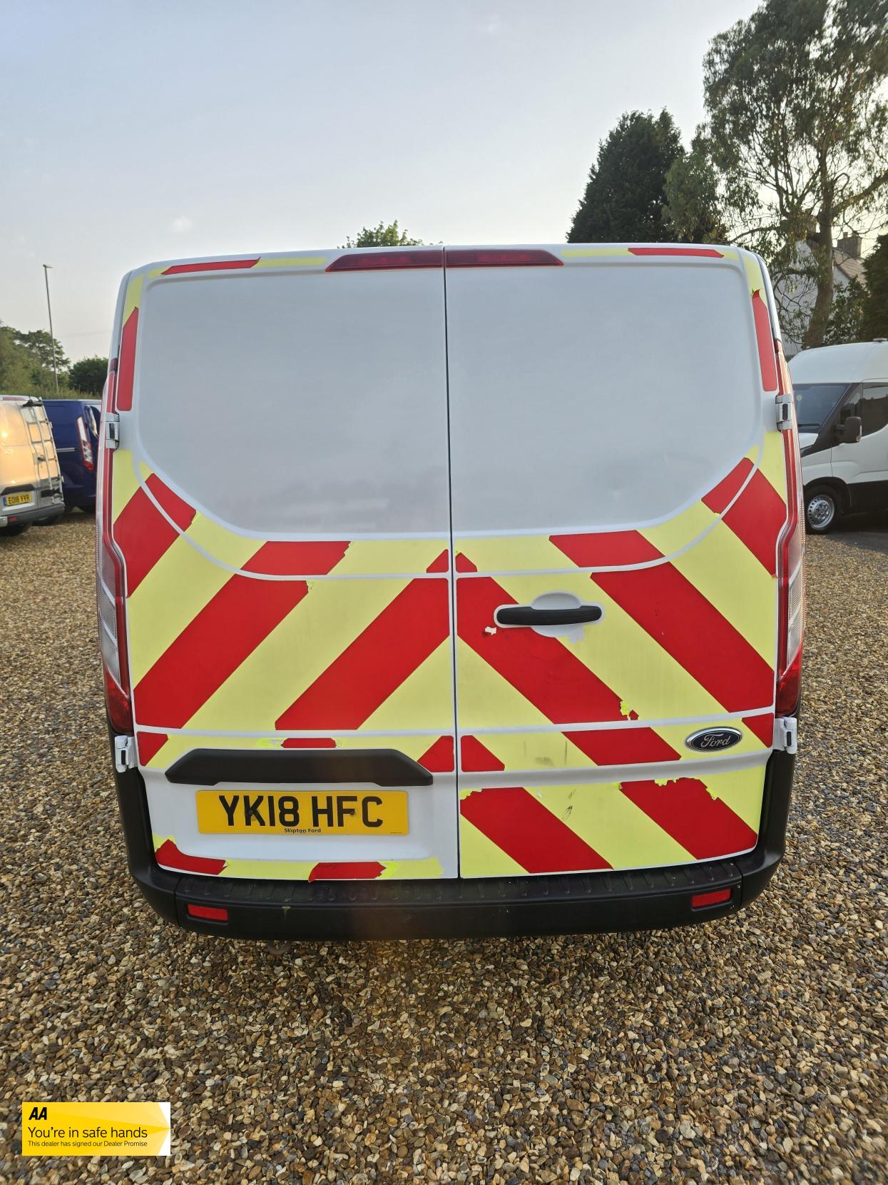 Ford Transit Custom 2.0 280 EcoBlue Crew Van Double Cab 5dr Diesel Manual L1 H1 Euro 6 (5 Seat) (105 ps)