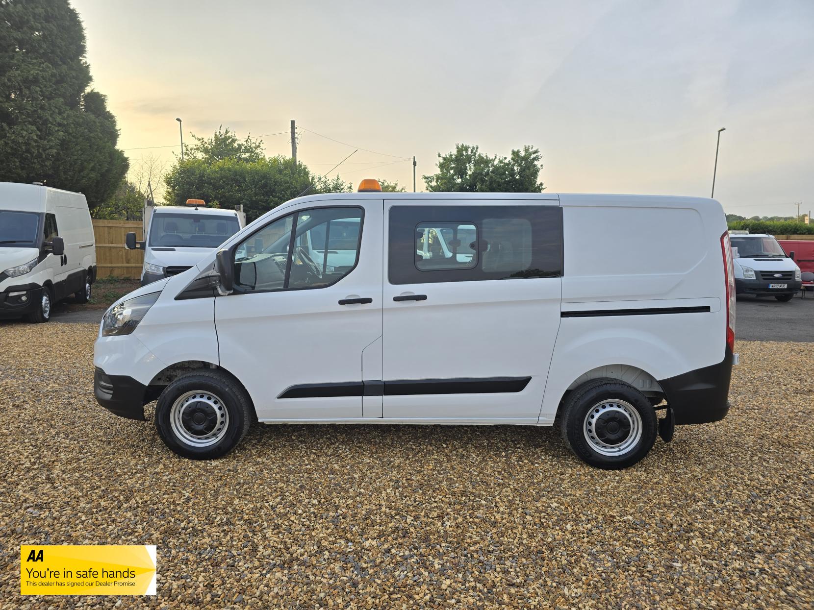 Ford Transit Custom 2.0 280 EcoBlue Crew Van Double Cab 5dr Diesel Manual L1 H1 Euro 6 (5 Seat) (105 ps)
