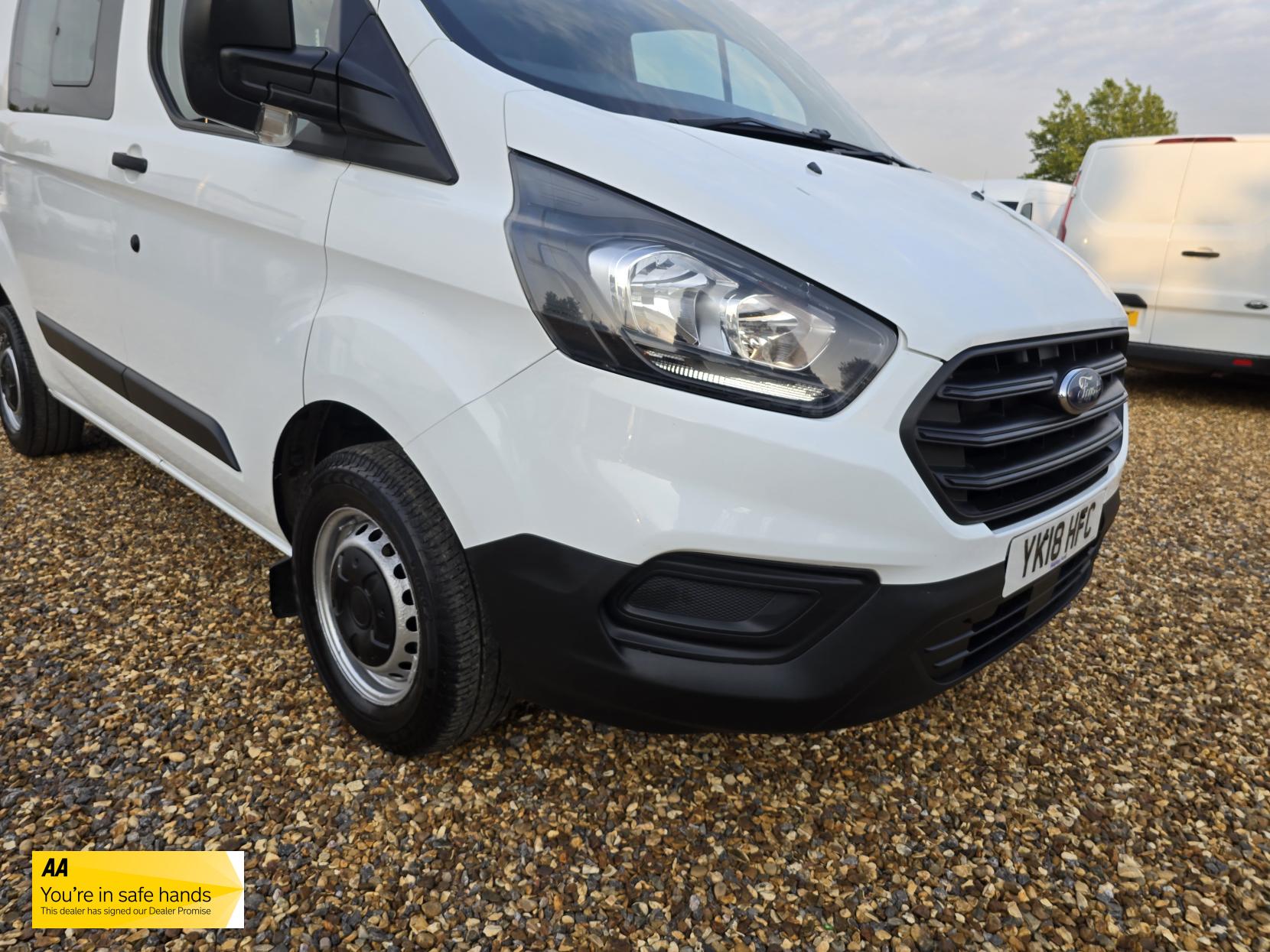 Ford Transit Custom 2.0 280 EcoBlue Crew Van Double Cab 5dr Diesel Manual L1 H1 Euro 6 (5 Seat) (105 ps)