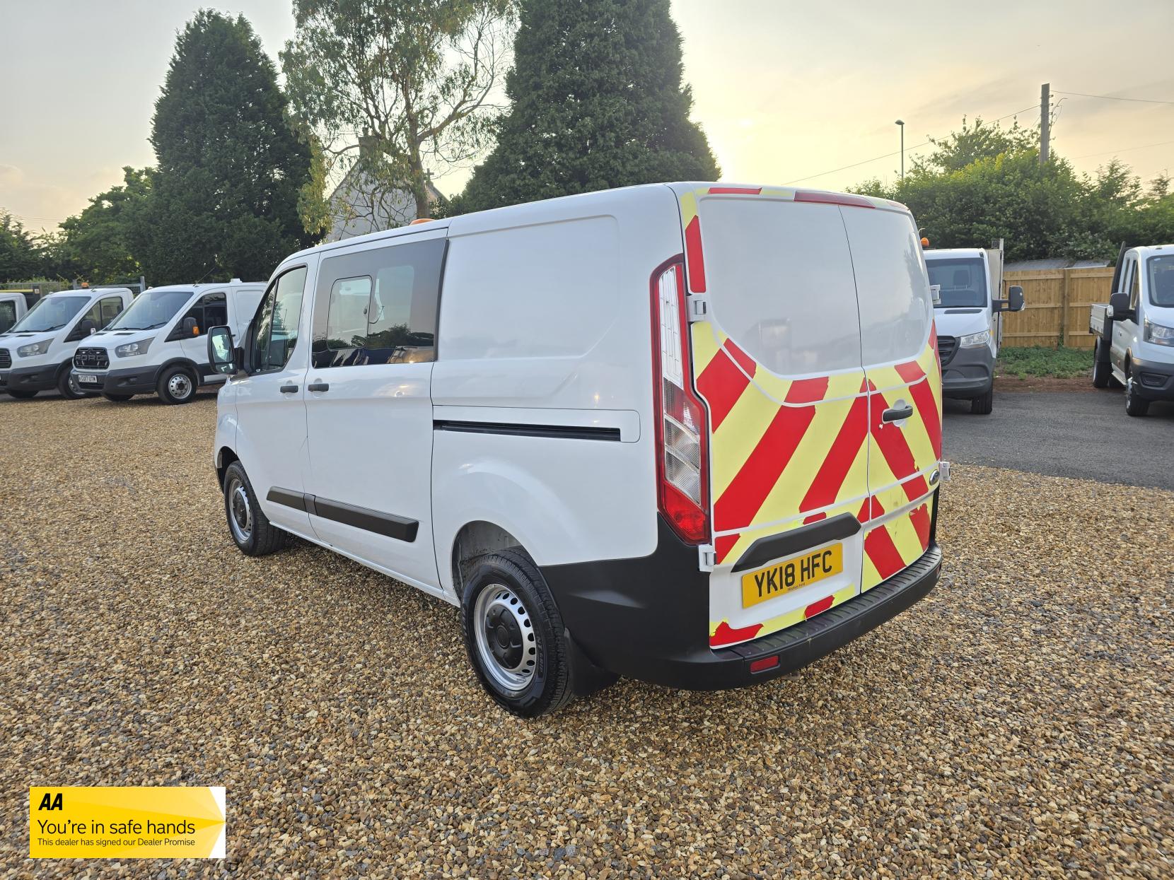 Ford Transit Custom 2.0 280 EcoBlue Crew Van Double Cab 5dr Diesel Manual L1 H1 Euro 6 (5 Seat) (105 ps)