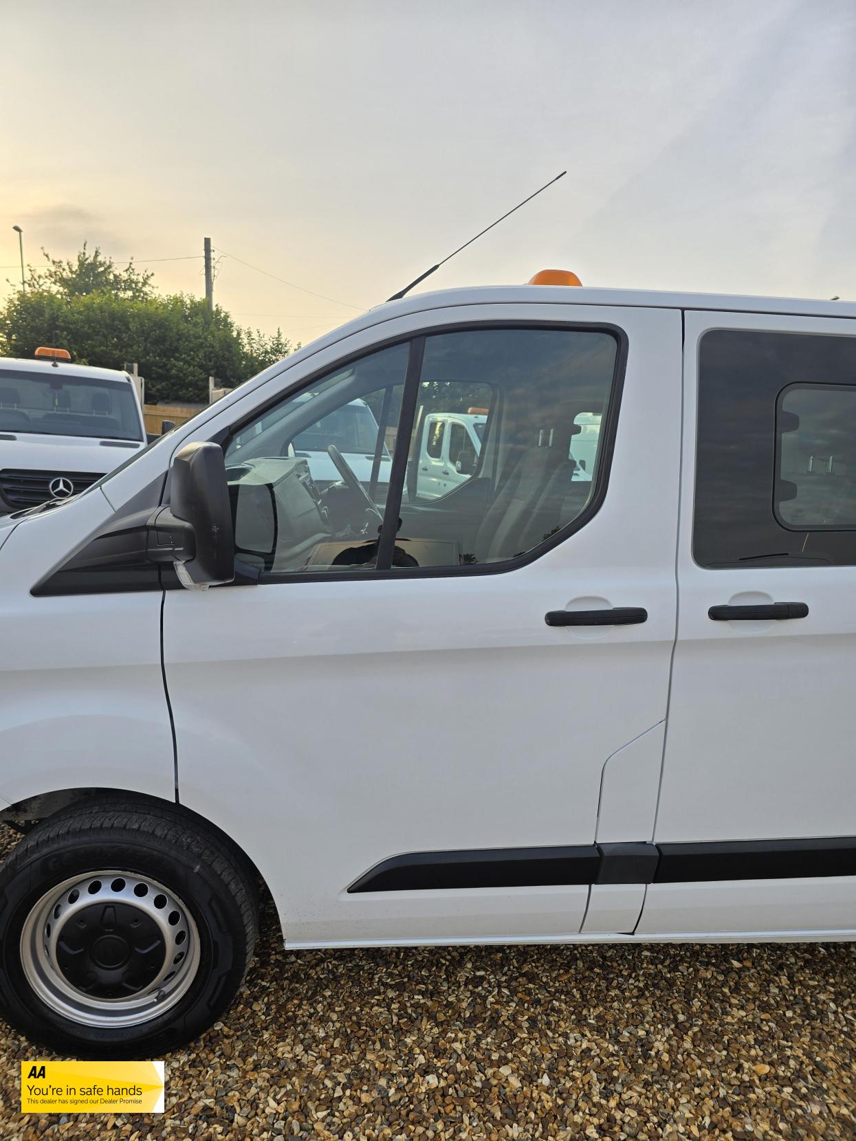 Ford Transit Custom 2.0 280 EcoBlue Crew Van Double Cab 5dr Diesel Manual L1 H1 Euro 6 (5 Seat) (105 ps)