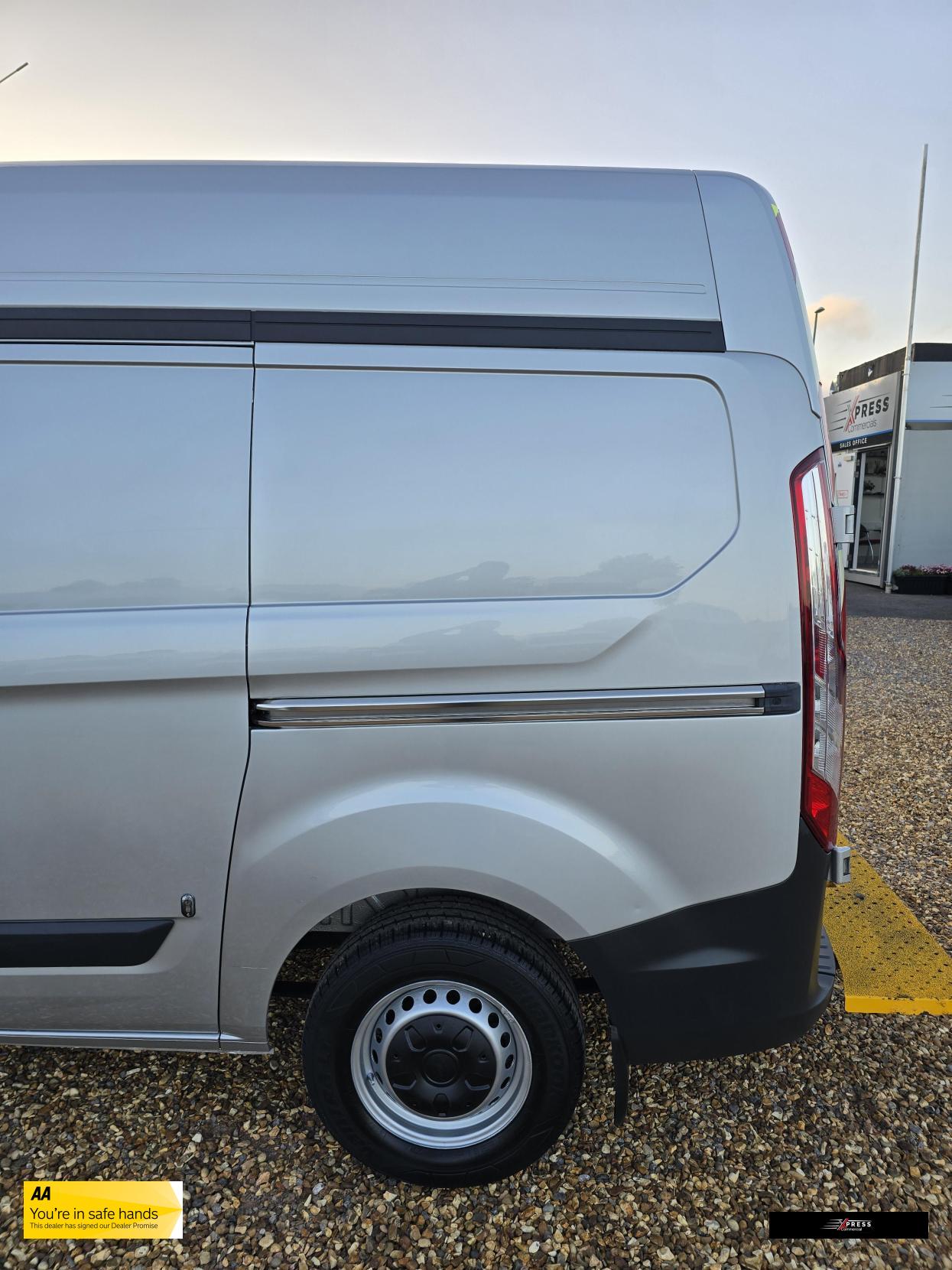 Ford Transit Custom Transit Custom 2.2 TDCi 310 ECOnetic Panel Van 5dr Diesel Manual L1 H1 (162 g/km, 98 bhp)