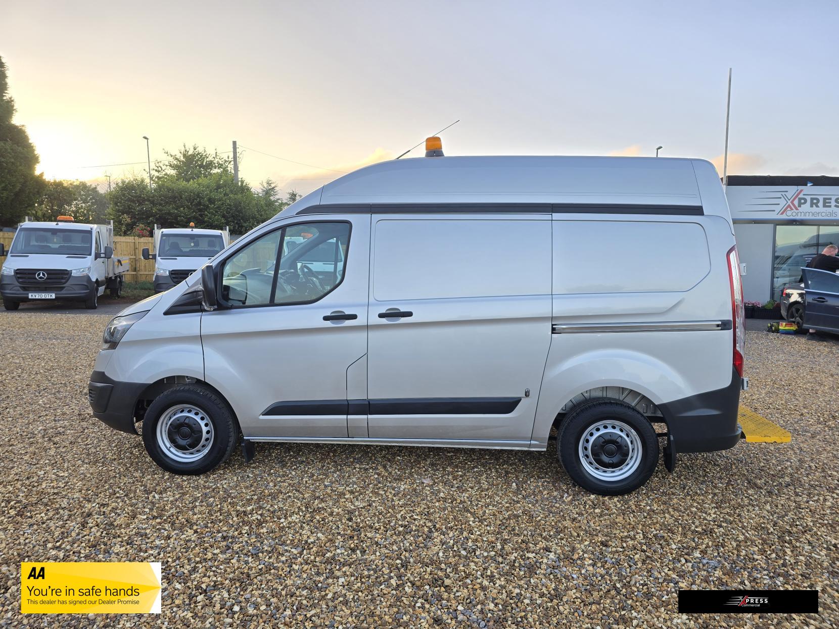 Ford Transit Custom Transit Custom 2.2 TDCi 310 ECOnetic Panel Van 5dr Diesel Manual L1 H1 (162 g/km, 98 bhp)