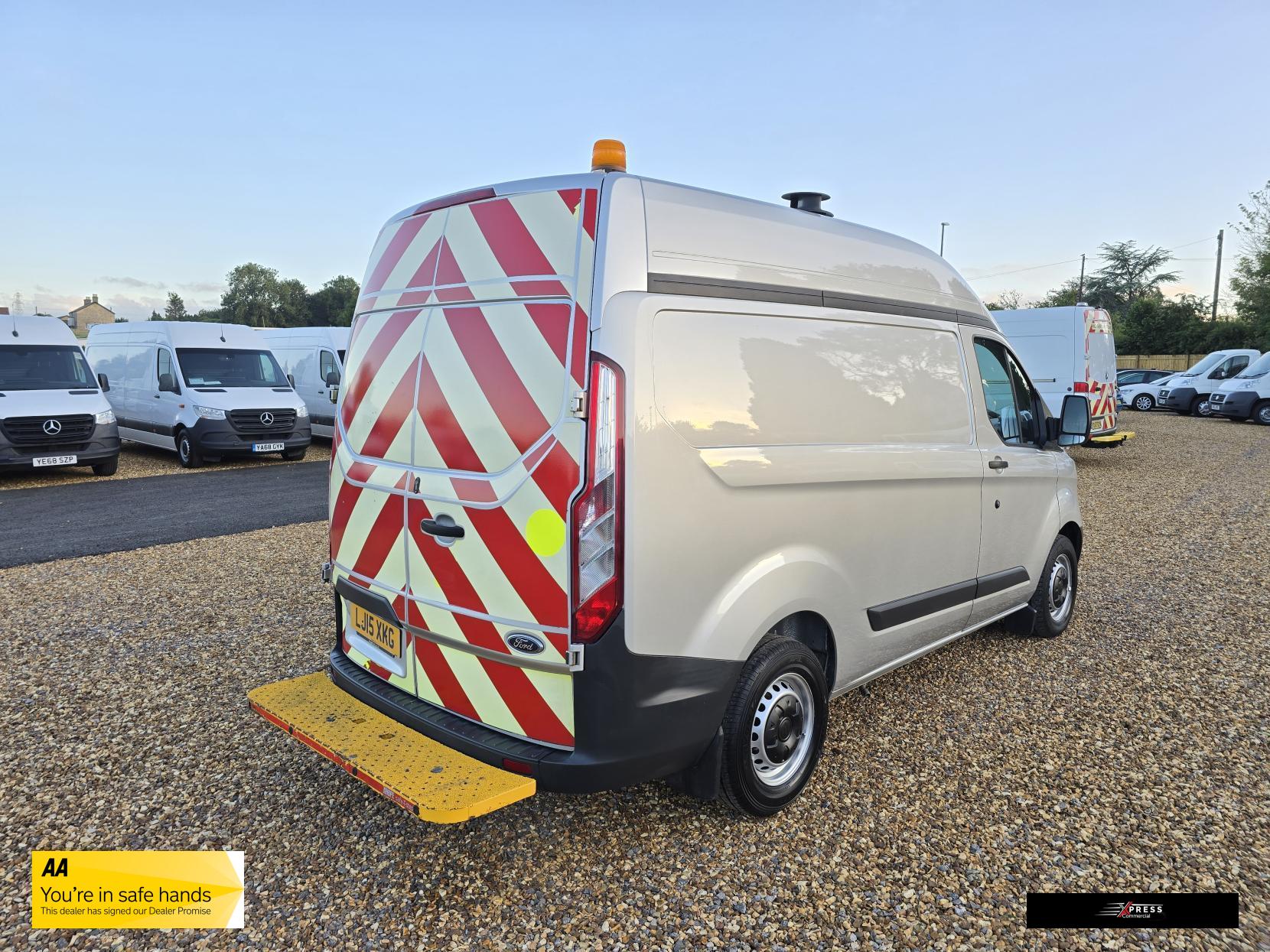 Ford Transit Custom Transit Custom 2.2 TDCi 310 ECOnetic Panel Van 5dr Diesel Manual L1 H1 (162 g/km, 98 bhp)