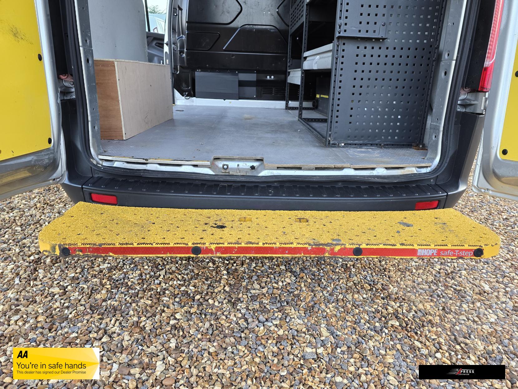 Ford Transit Custom Transit Custom 2.2 TDCi 310 ECOnetic Panel Van 5dr Diesel Manual L1 H1 (162 g/km, 98 bhp)