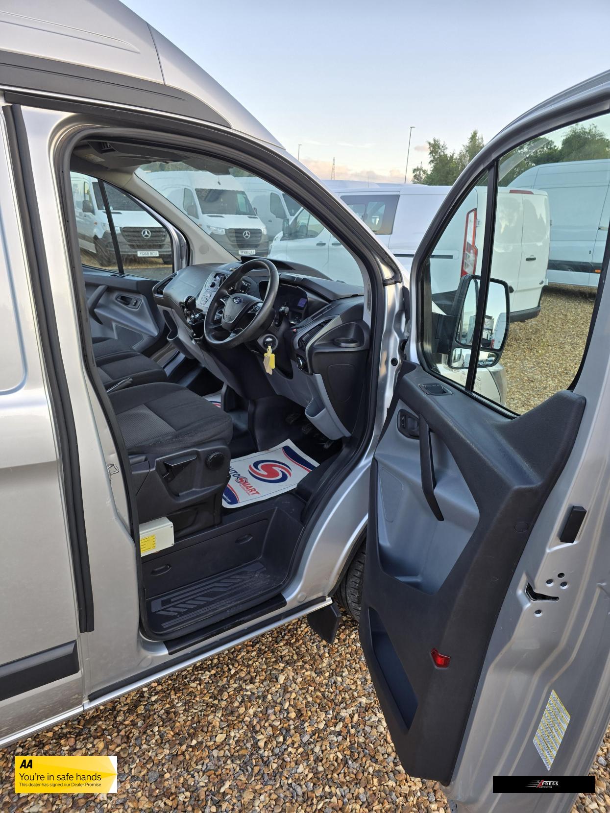 Ford Transit Custom Transit Custom 2.2 TDCi 310 ECOnetic Panel Van 5dr Diesel Manual L1 H1 (162 g/km, 98 bhp)