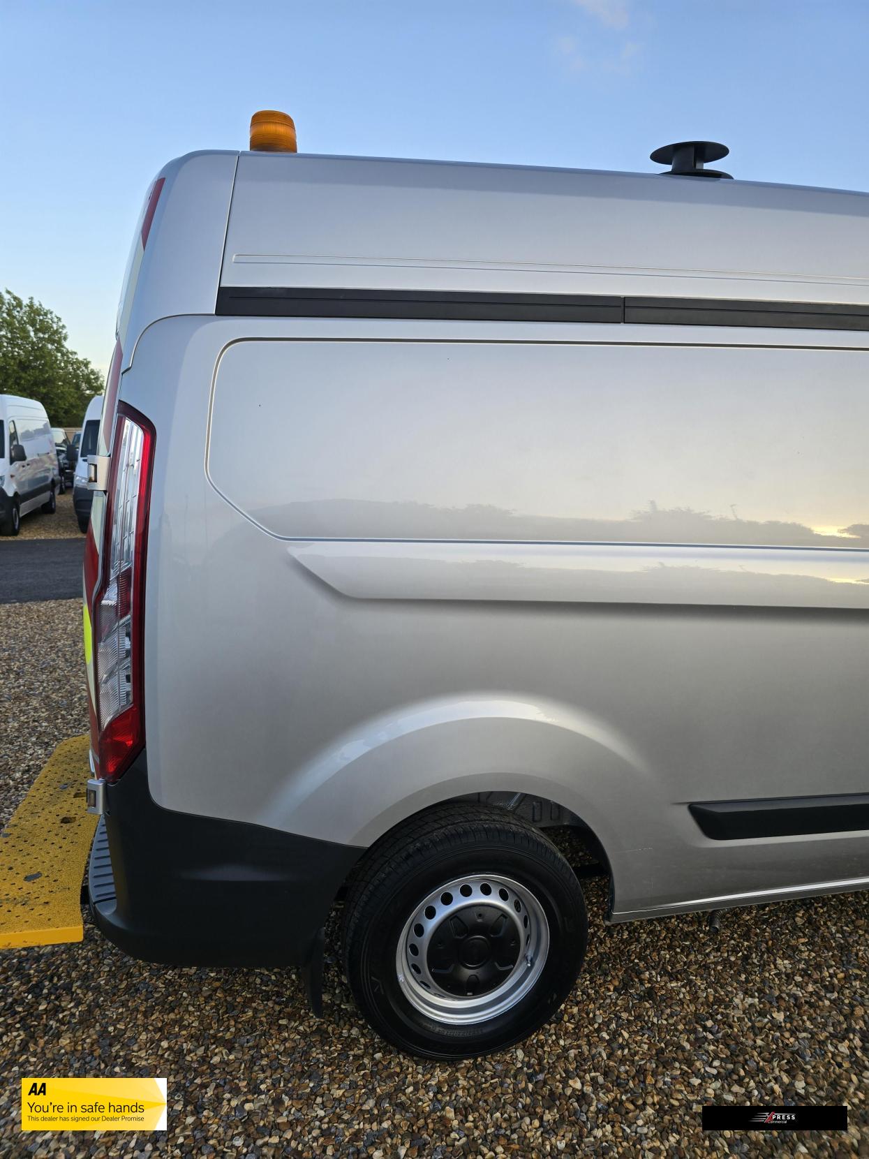 Ford Transit Custom Transit Custom 2.2 TDCi 310 ECOnetic Panel Van 5dr Diesel Manual L1 H1 (162 g/km, 98 bhp)