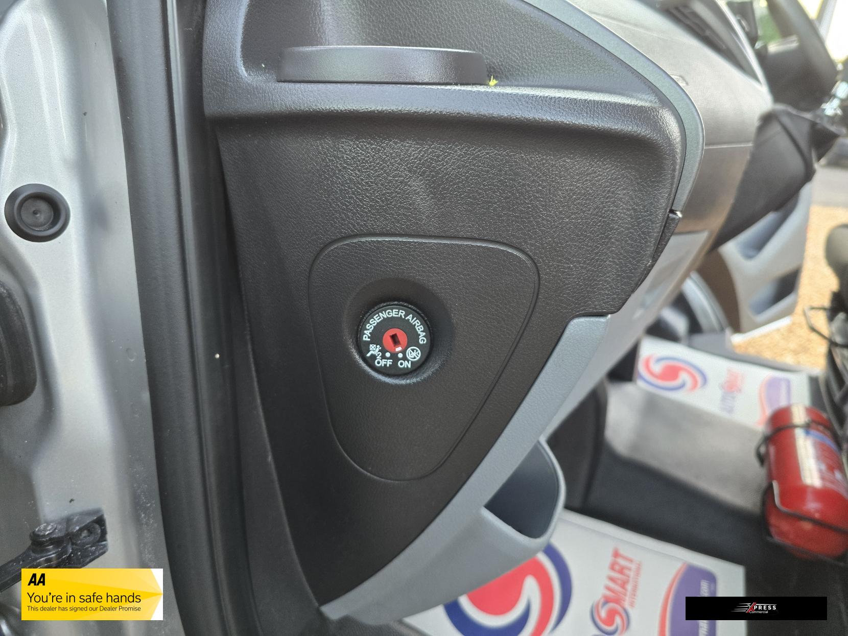 Ford Transit Custom Transit Custom 2.2 TDCi 310 ECOnetic Panel Van 5dr Diesel Manual L1 H1 (162 g/km, 98 bhp)