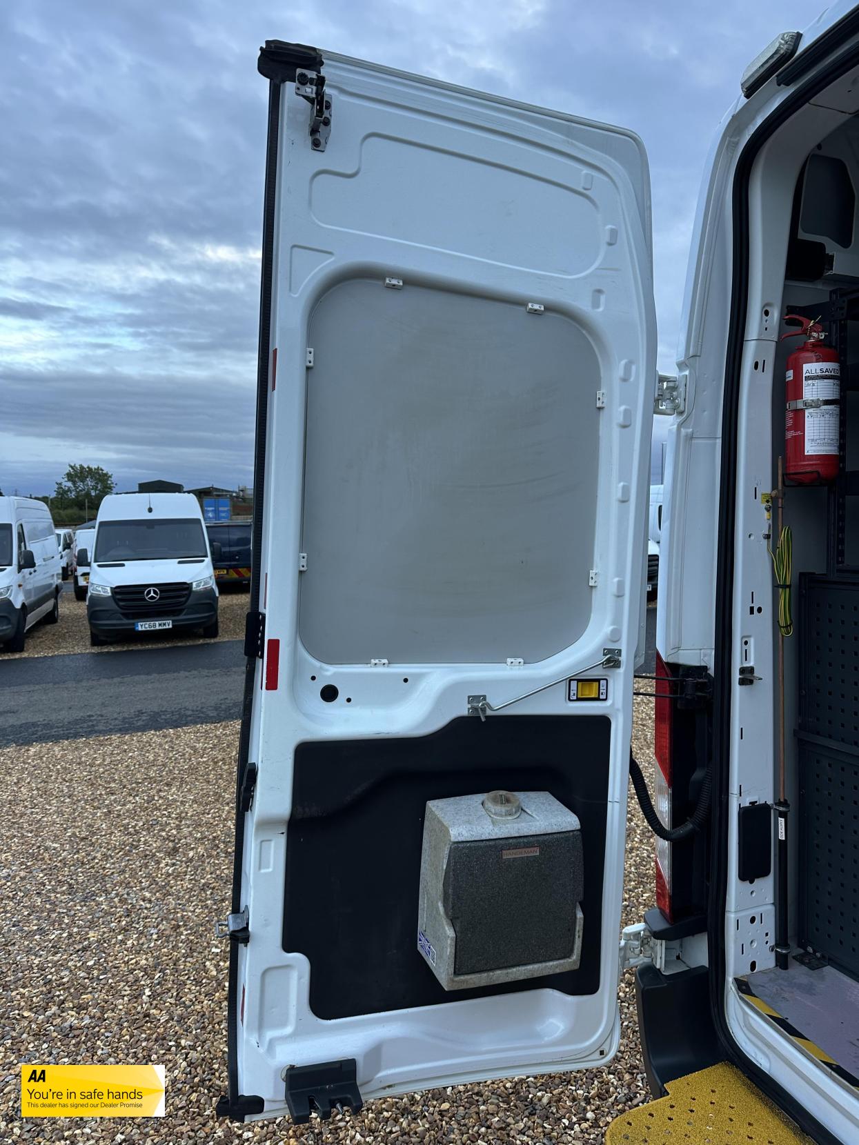 Ford Transit 2.2 TDCi 350 Panel Van 5dr Diesel Manual RWD L2 H3 Euro 5 (125 ps)