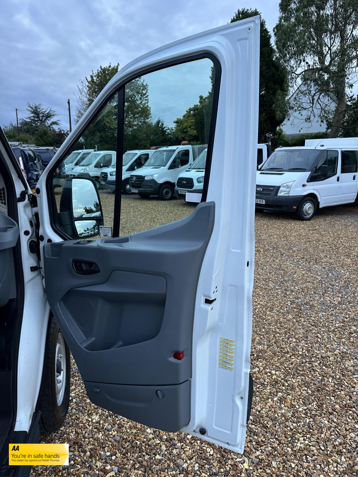 Ford Transit 2.2 TDCi 350 Panel Van 5dr Diesel Manual RWD L2 H3 Euro 5 (125 ps)