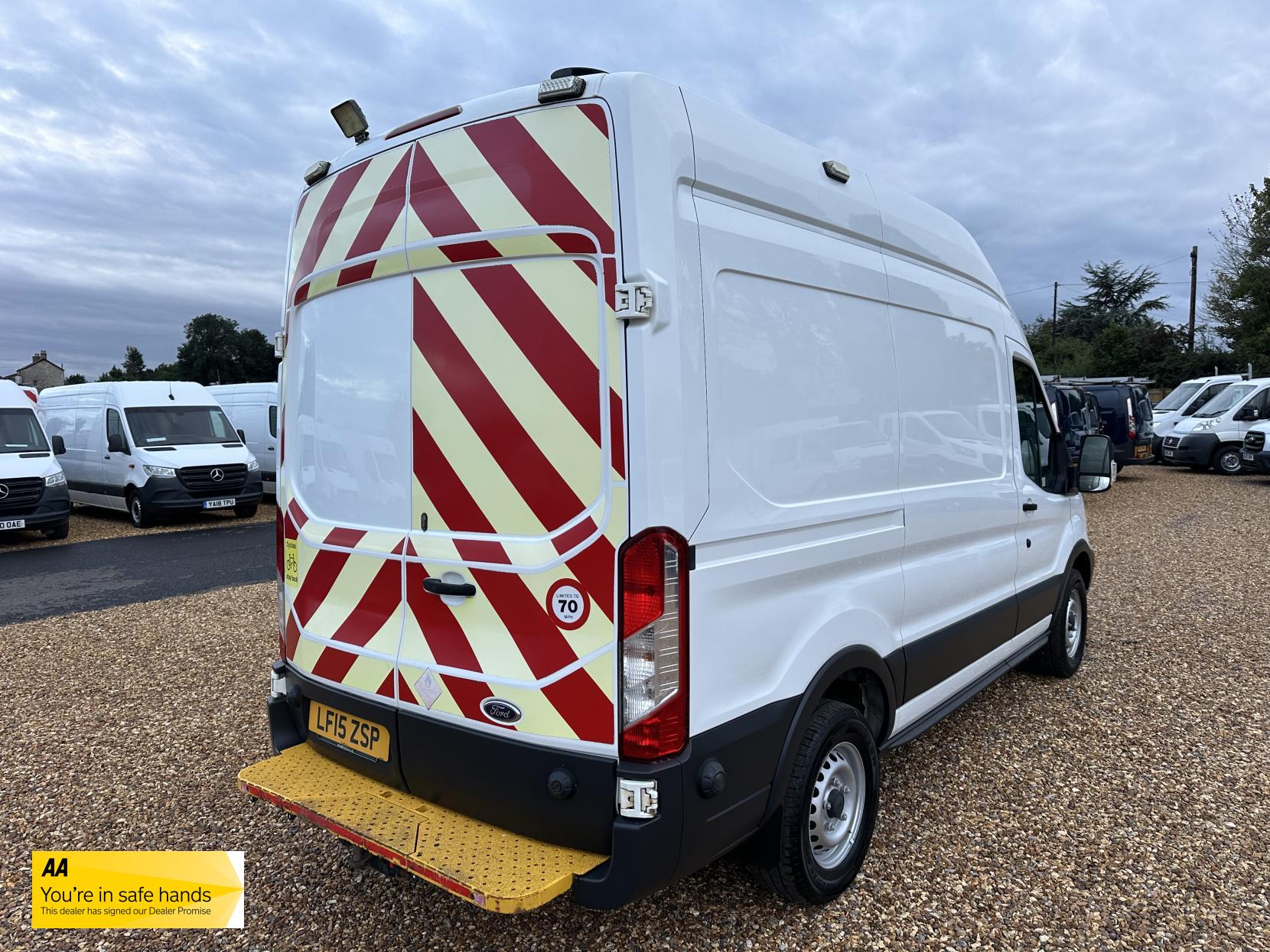 Ford Transit 2.2 TDCi 350 Panel Van 5dr Diesel Manual RWD L2 H3 Euro 5 (125 ps)