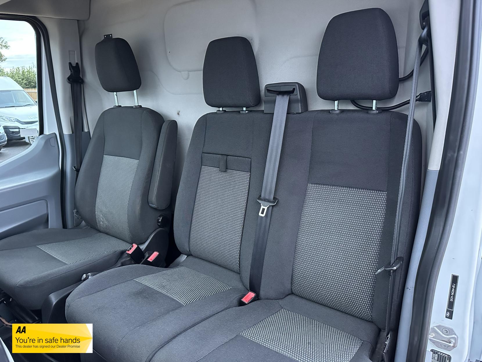 Ford Transit 2.2 TDCi 350 Panel Van 5dr Diesel Manual RWD L2 H3 Euro 5 (125 ps)