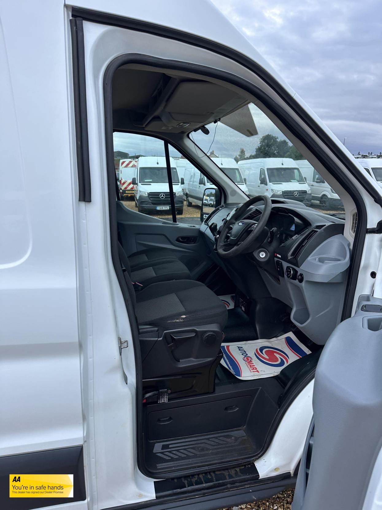 Ford Transit 2.2 TDCi 350 Panel Van 5dr Diesel Manual RWD L2 H3 Euro 5 (125 ps)