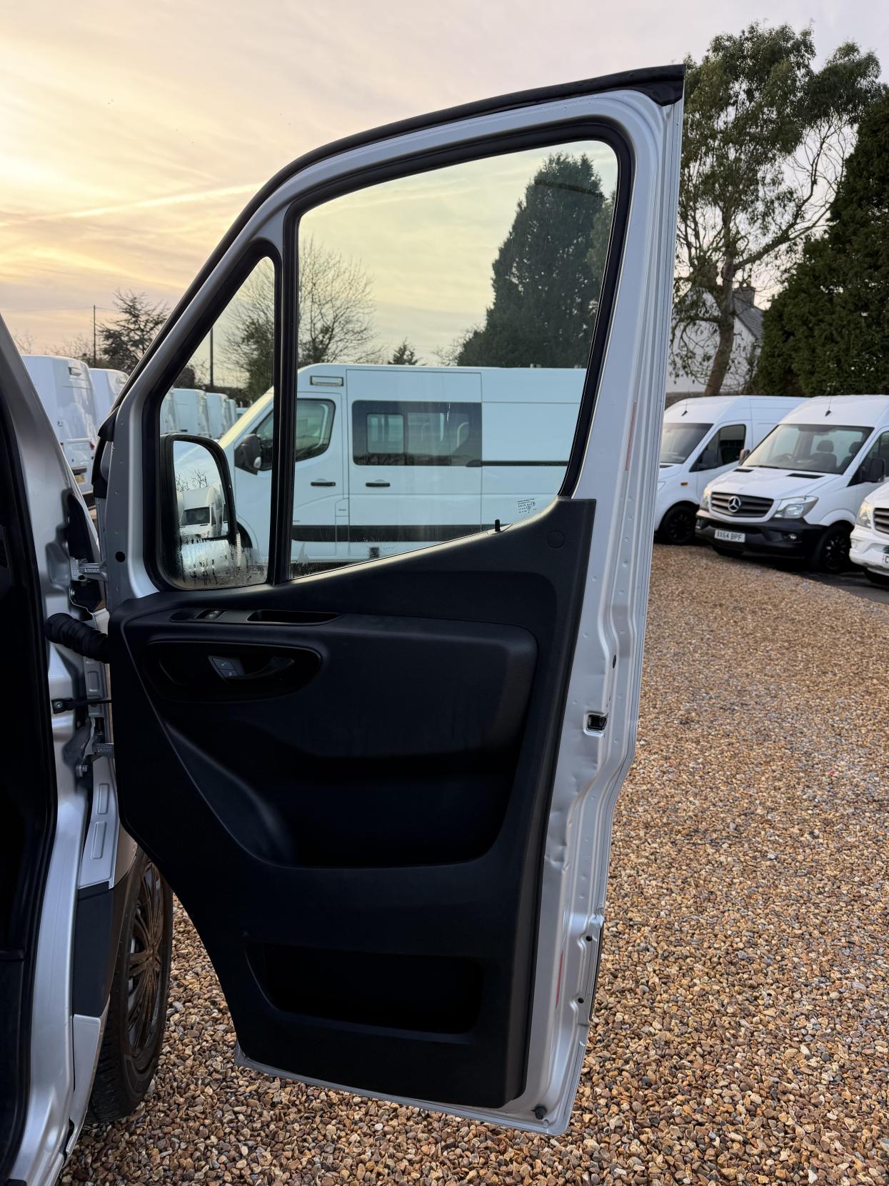 Mercedes-Benz Sprinter 2.1 314 CDI Panel Van 5dr Diesel Manual RWD L3 H2 Euro 6 (143 ps)