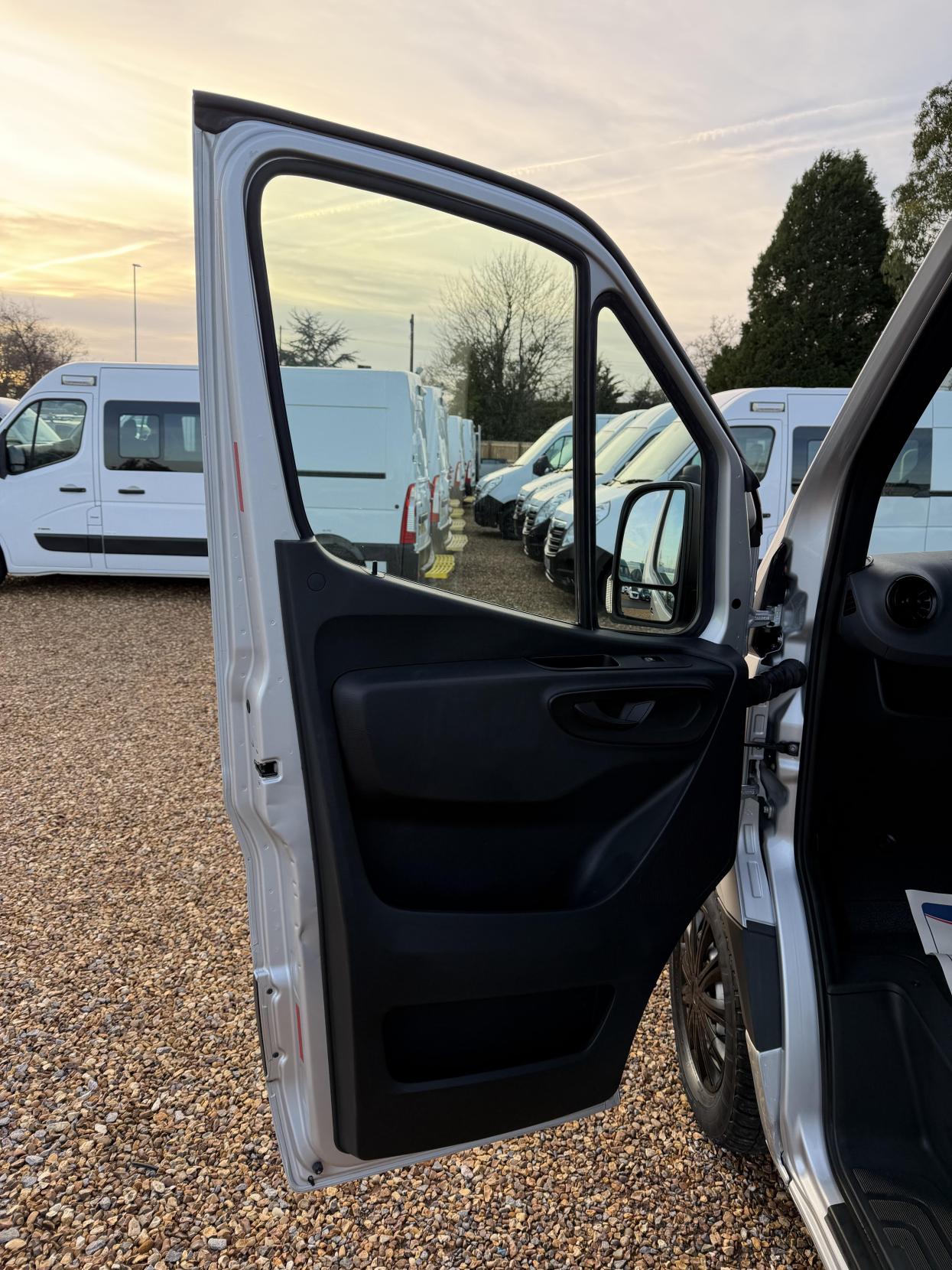 Mercedes-Benz Sprinter 2.1 314 CDI Panel Van 5dr Diesel Manual RWD L3 H2 Euro 6 (143 ps)