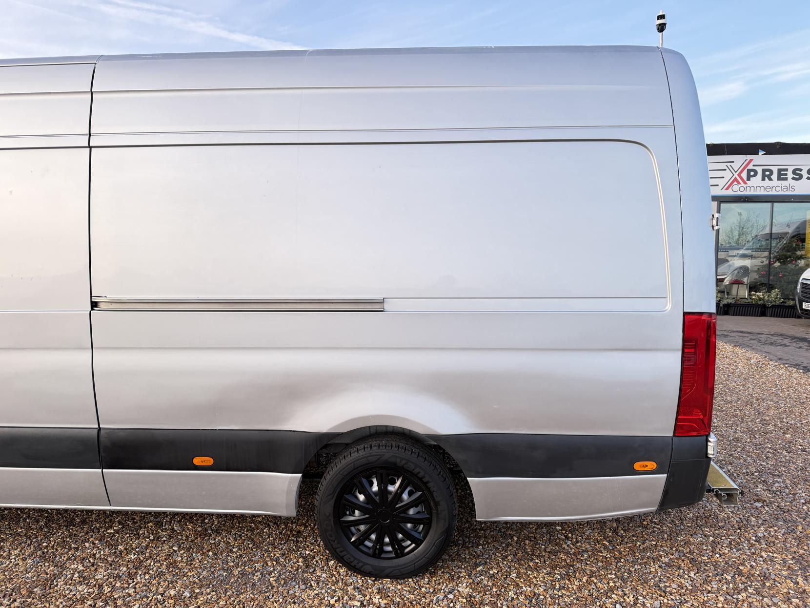 Mercedes-Benz Sprinter 2.1 314 CDI Panel Van 5dr Diesel Manual RWD L3 H2 Euro 6 (143 ps)