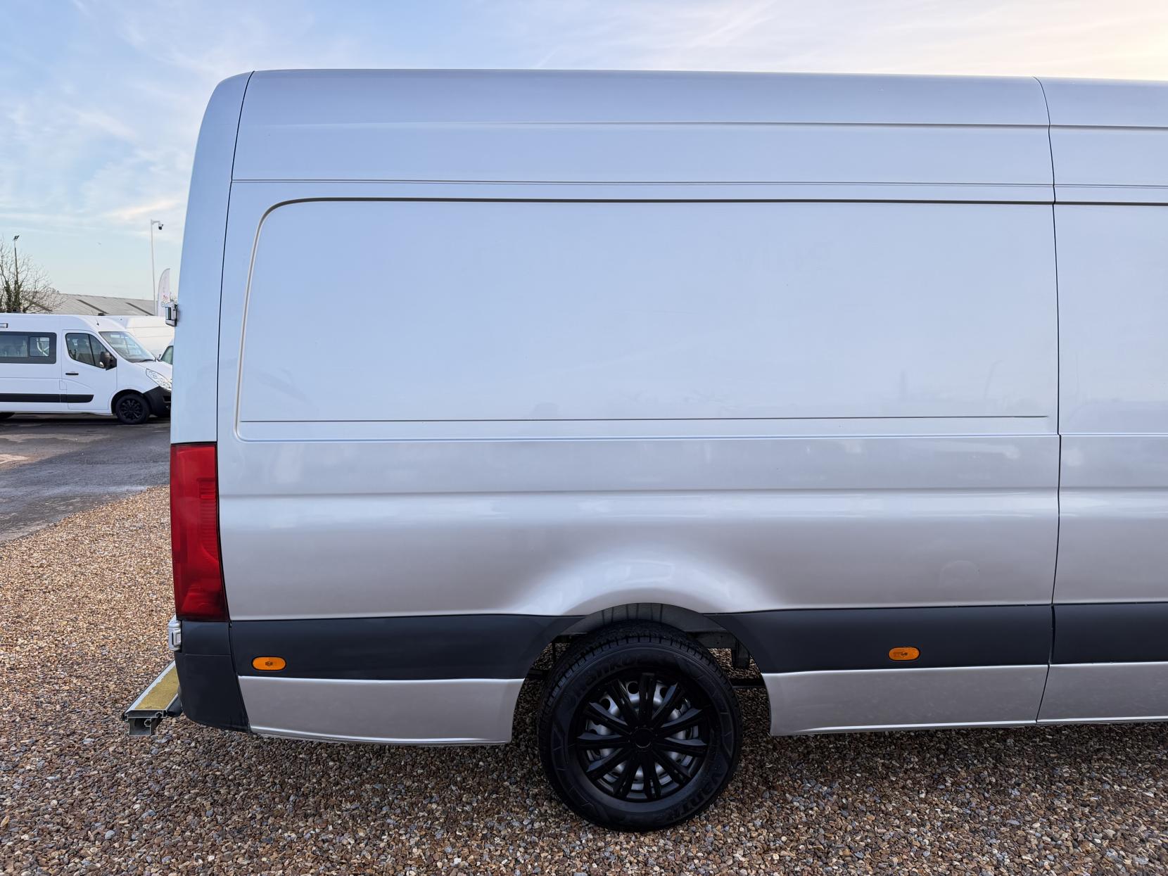 Mercedes-Benz Sprinter 2.1 314 CDI Panel Van 5dr Diesel Manual RWD L3 H2 Euro 6 (143 ps)