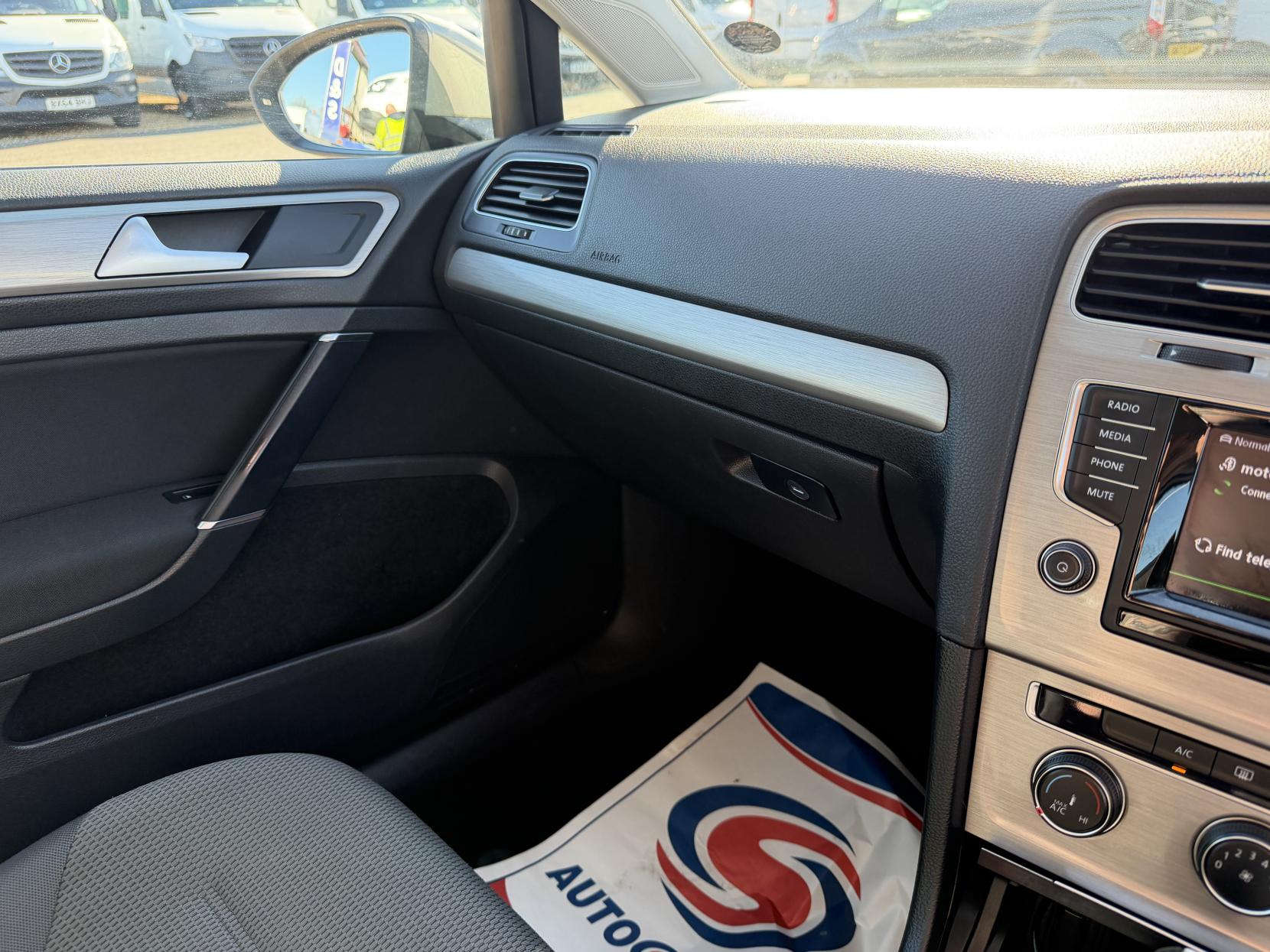 Volkswagen Golf 1.6 TDI BlueMotion Tech SE Estate 5dr Diesel DSG Euro 5 (s/s) (105 ps)