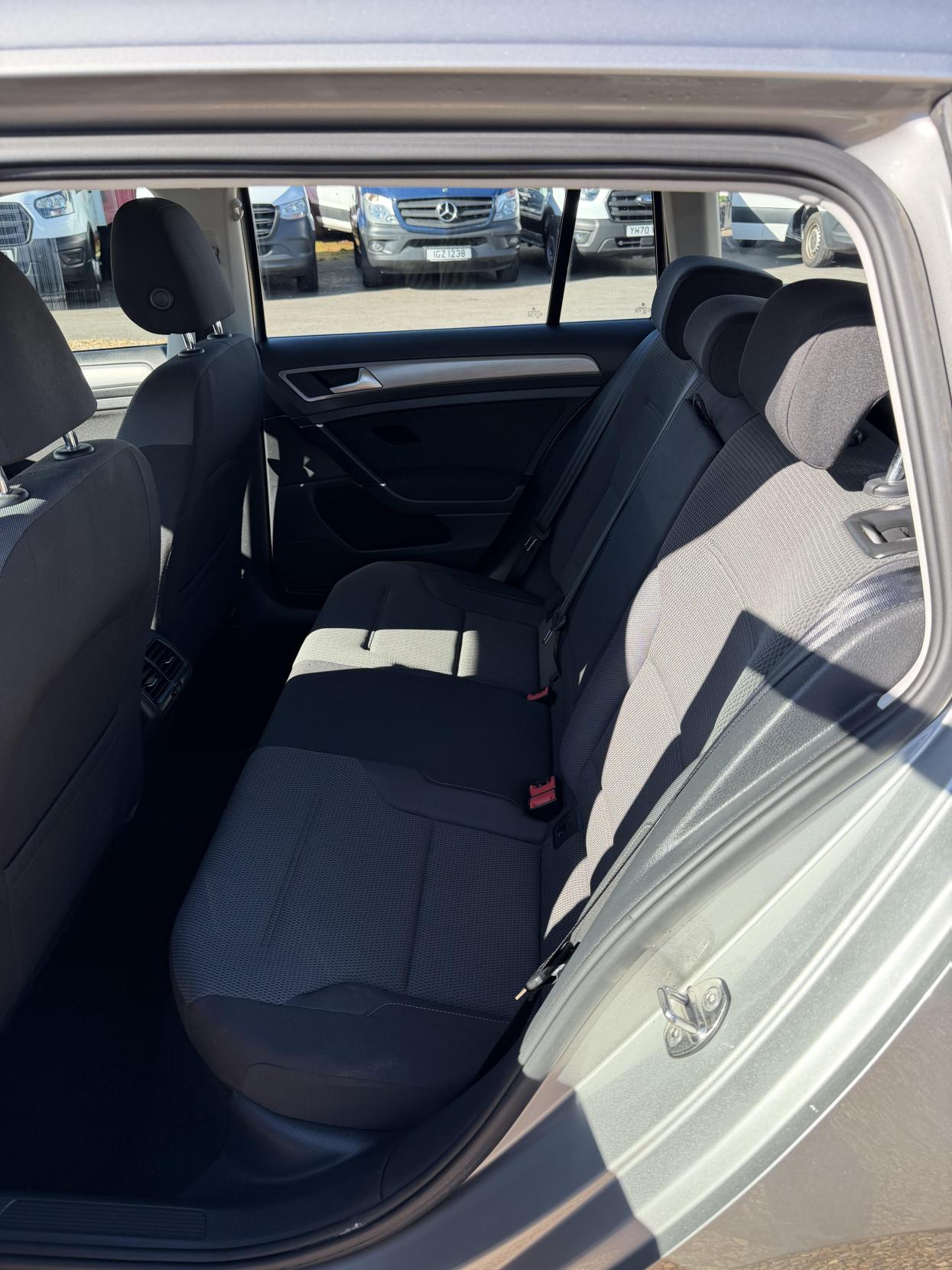 Volkswagen Golf 1.6 TDI BlueMotion Tech SE Estate 5dr Diesel DSG Euro 5 (s/s) (105 ps)