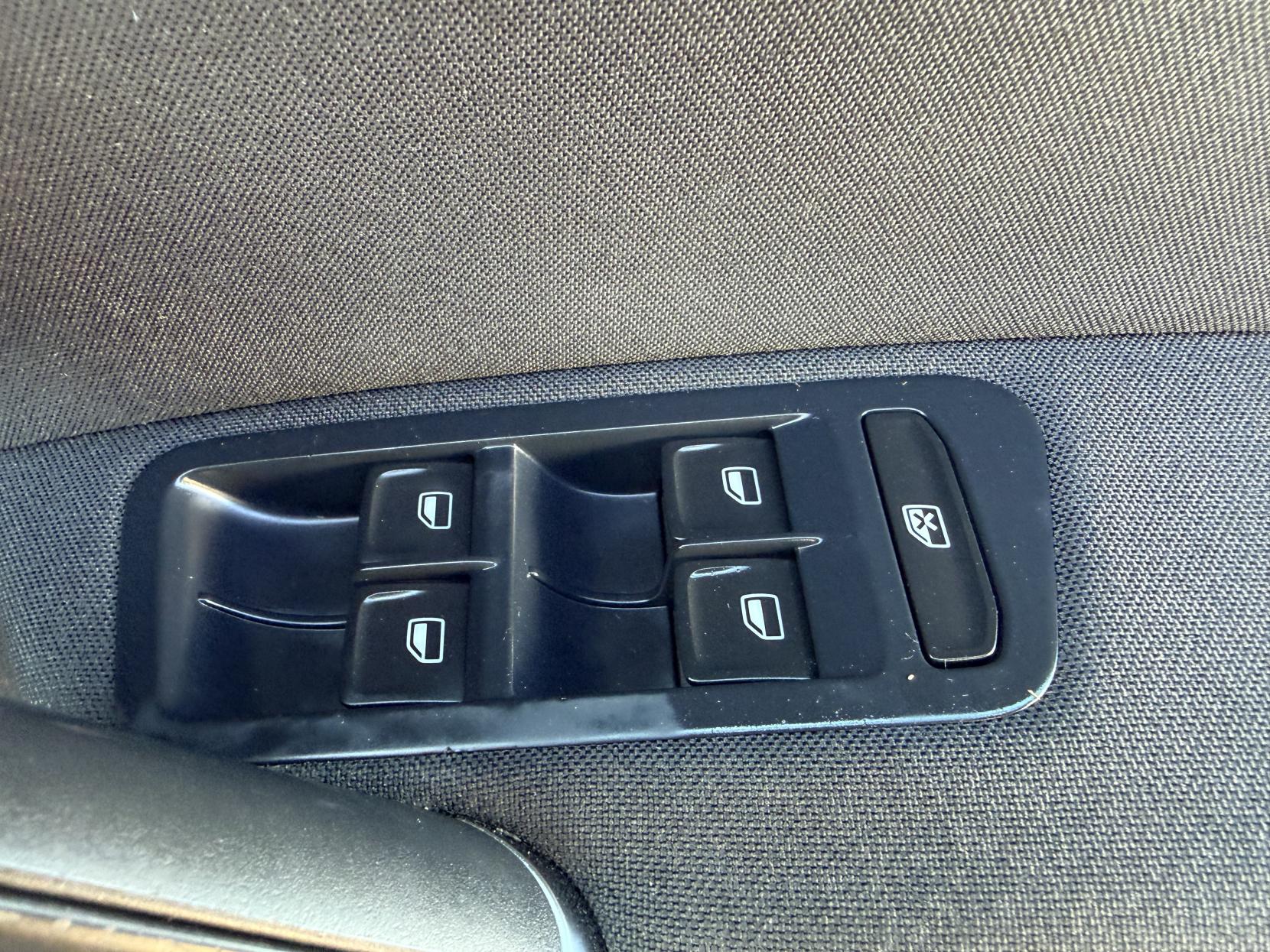 Volkswagen Golf 1.6 TDI BlueMotion Tech SE Estate 5dr Diesel DSG Euro 5 (s/s) (105 ps)