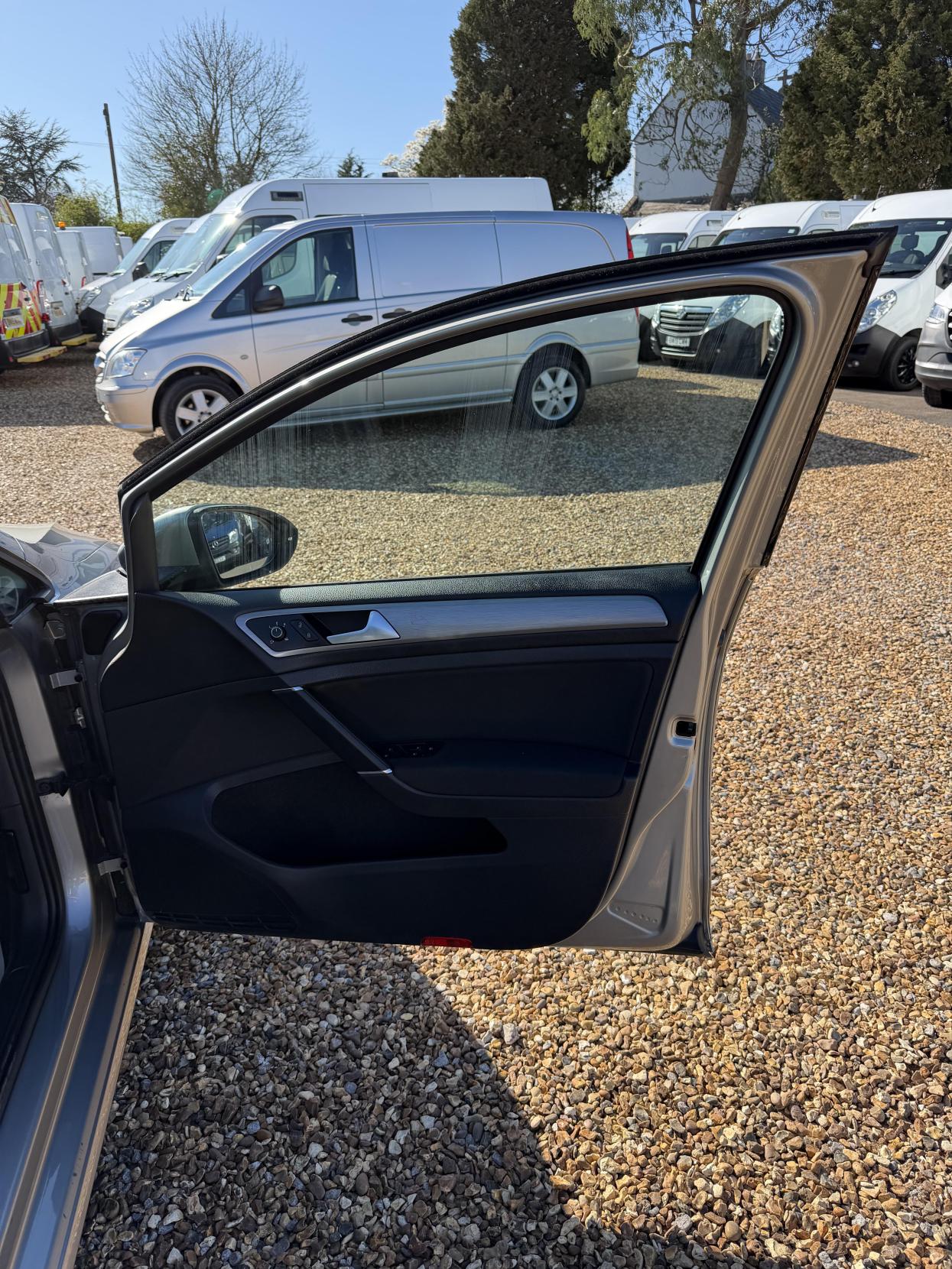 Volkswagen Golf 1.6 TDI BlueMotion Tech SE Estate 5dr Diesel DSG Euro 5 (s/s) (105 ps)