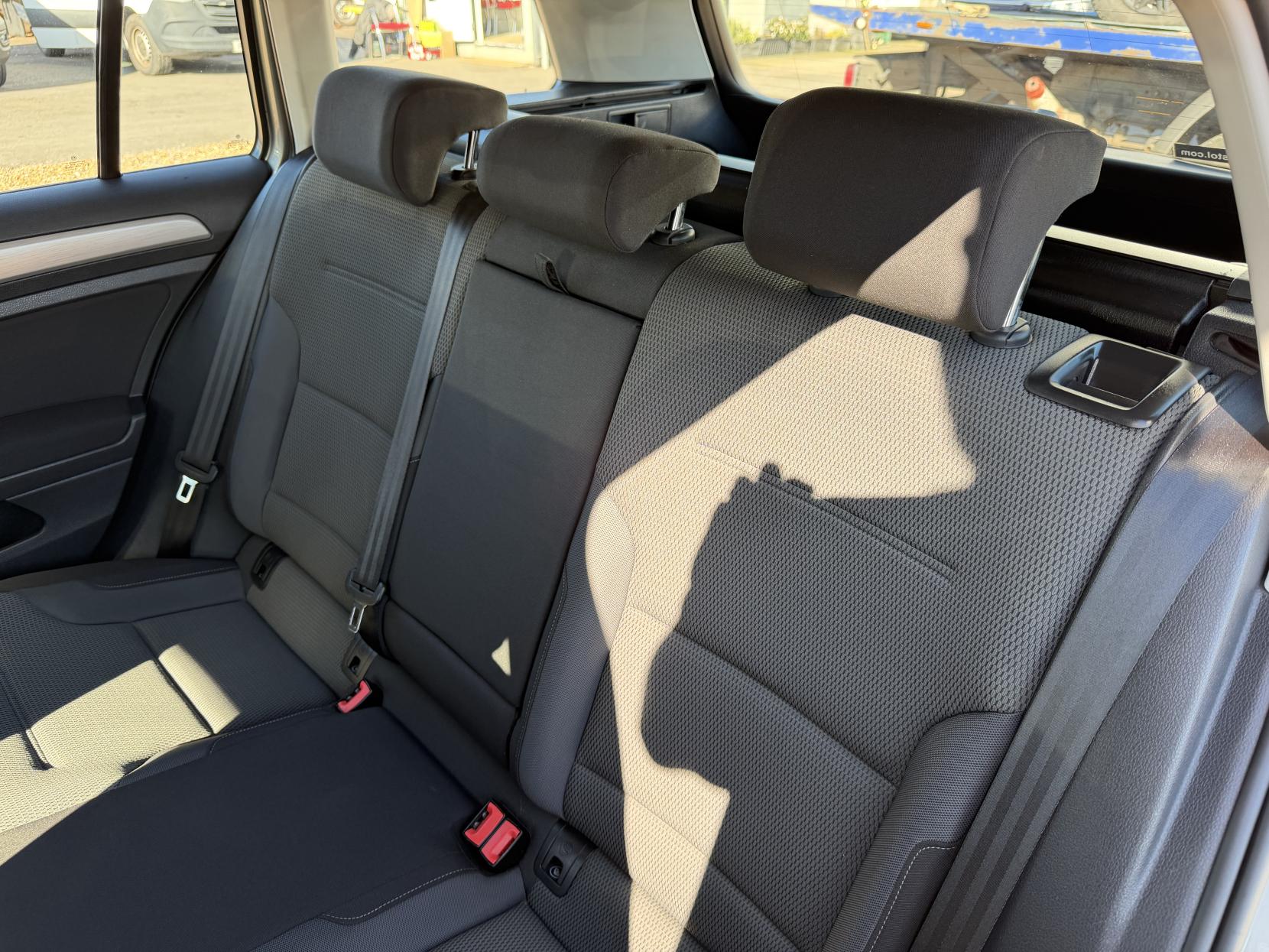 Volkswagen Golf 1.6 TDI BlueMotion Tech SE Estate 5dr Diesel DSG Euro 5 (s/s) (105 ps)