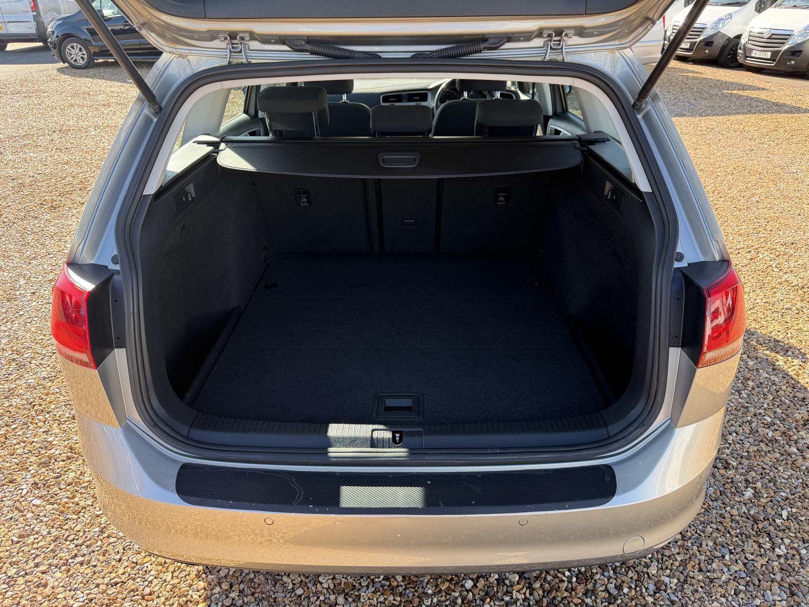 Volkswagen Golf 1.6 TDI BlueMotion Tech SE Estate 5dr Diesel DSG Euro 5 (s/s) (105 ps)