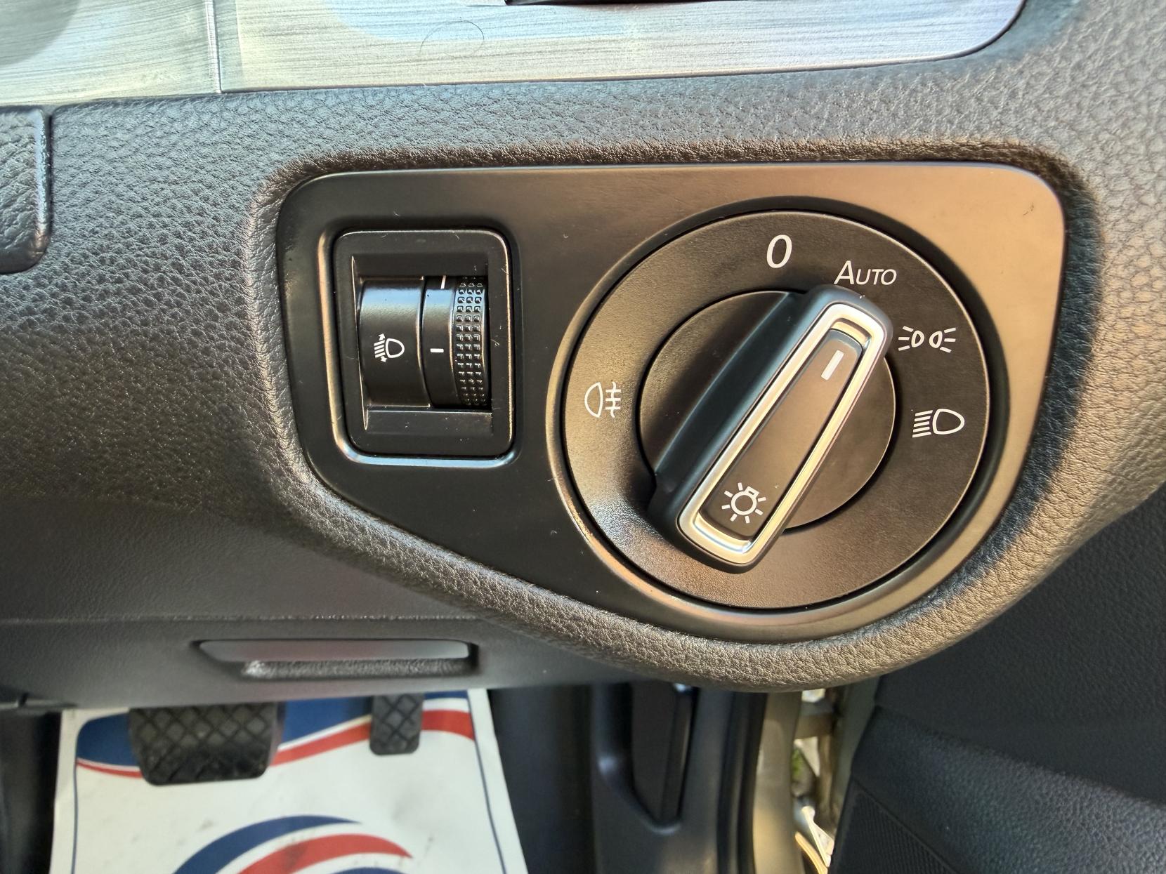 Volkswagen Golf 1.6 TDI BlueMotion Tech SE Estate 5dr Diesel DSG Euro 5 (s/s) (105 ps)