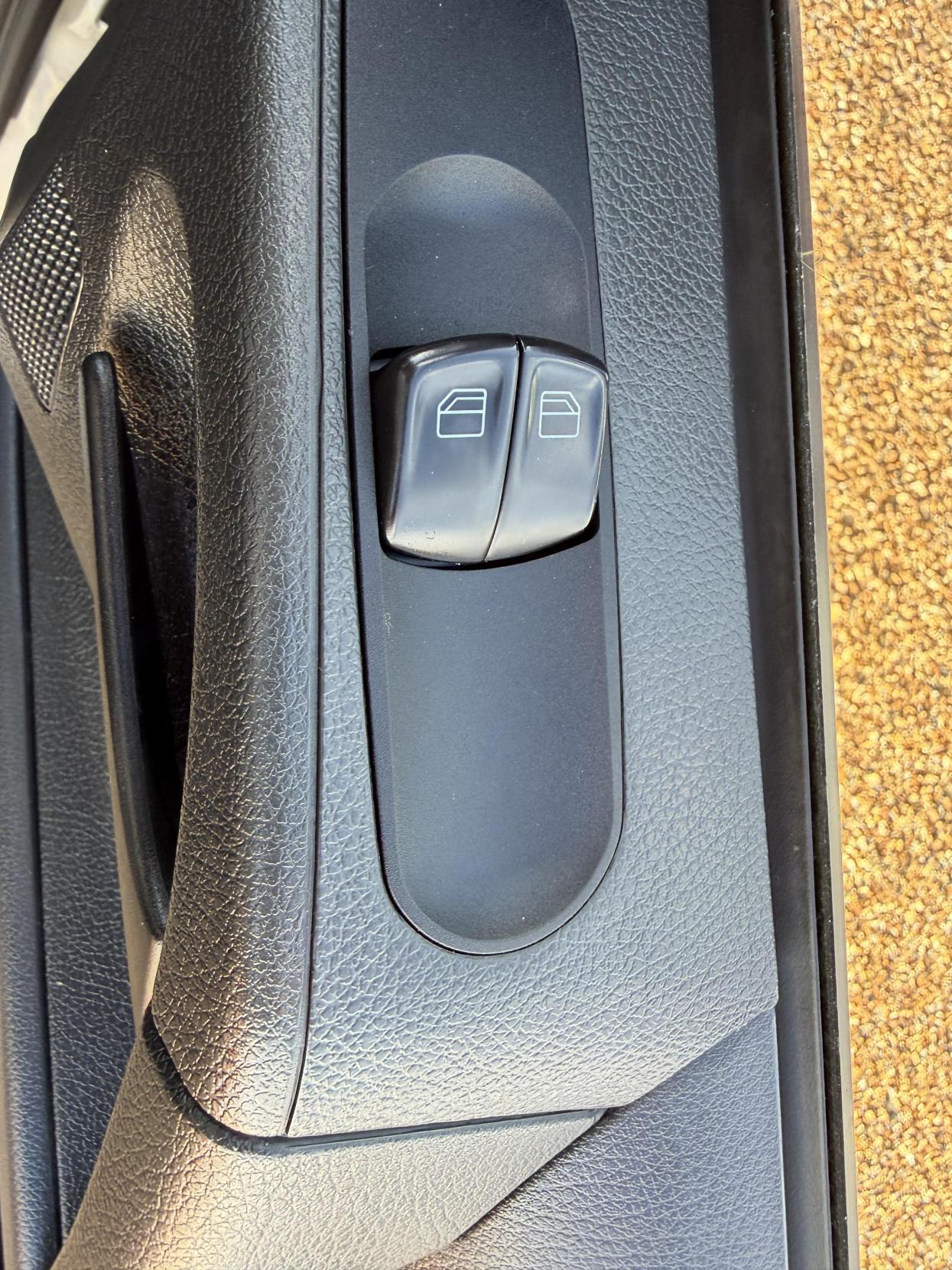 Mercedes-Benz Vito 2.1 110 CDi Panel Van 5dr Diesel Manual L1 (206 g/km, 95 bhp)