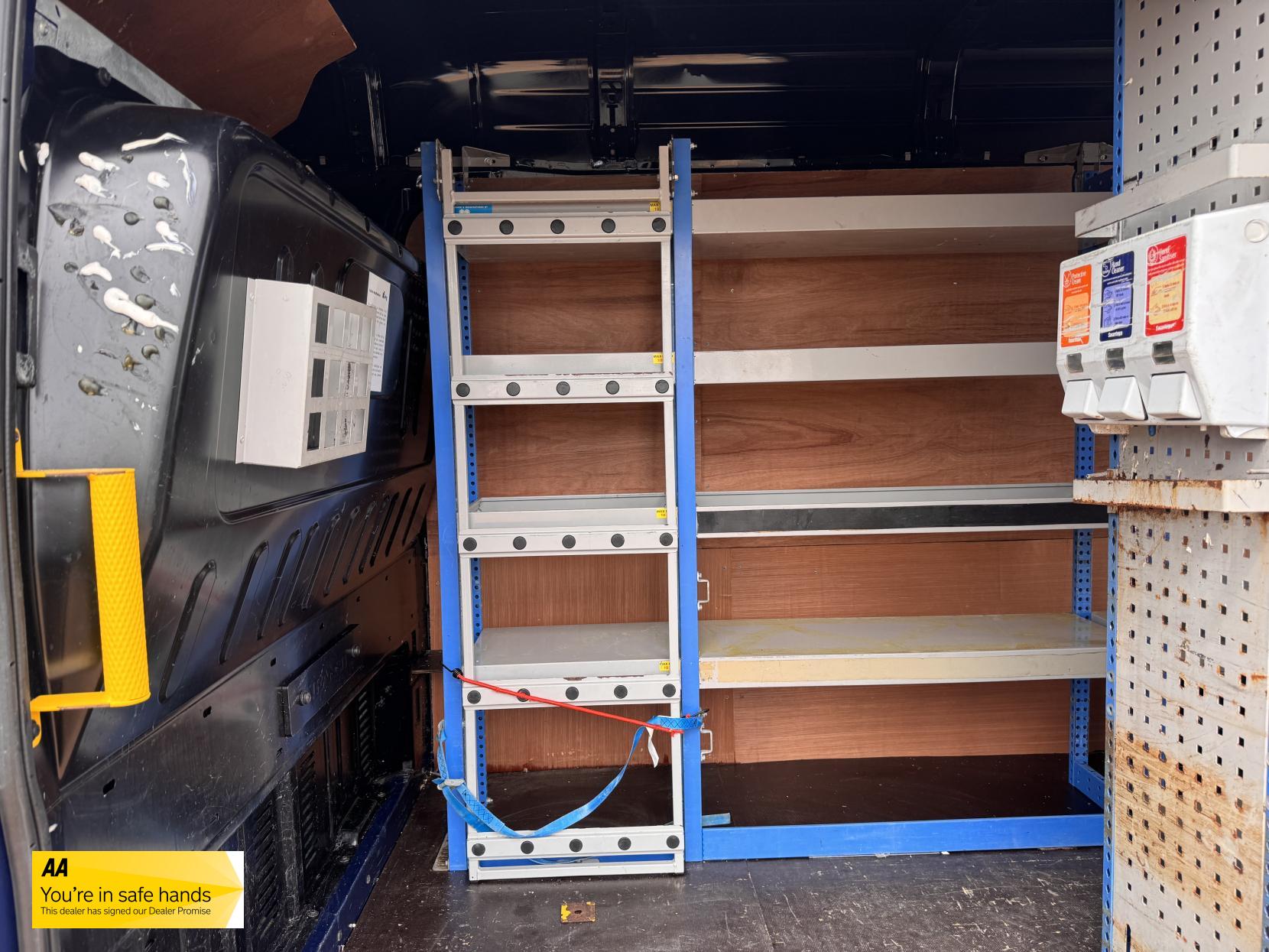 Ford Transit 2.2 TDCi 350 Panel Van 3dr Diesel Manual FWD L2 H3 (209 g/km, 123 bhp)