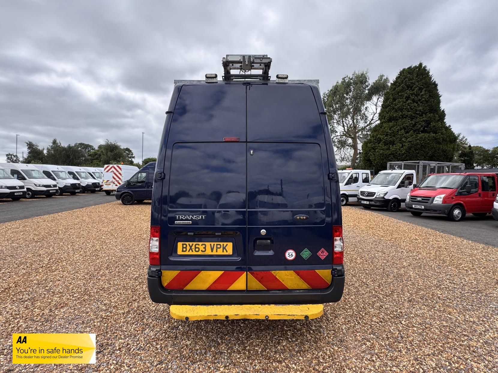 Ford Transit 2.2 TDCi 350 Panel Van 3dr Diesel Manual FWD L2 H3 (209 g/km, 123 bhp)