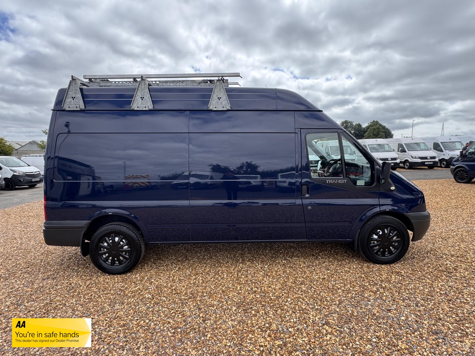 Ford Transit 2.2 TDCi 350 Panel Van 3dr Diesel Manual FWD L2 H3 (209 g/km, 123 bhp)