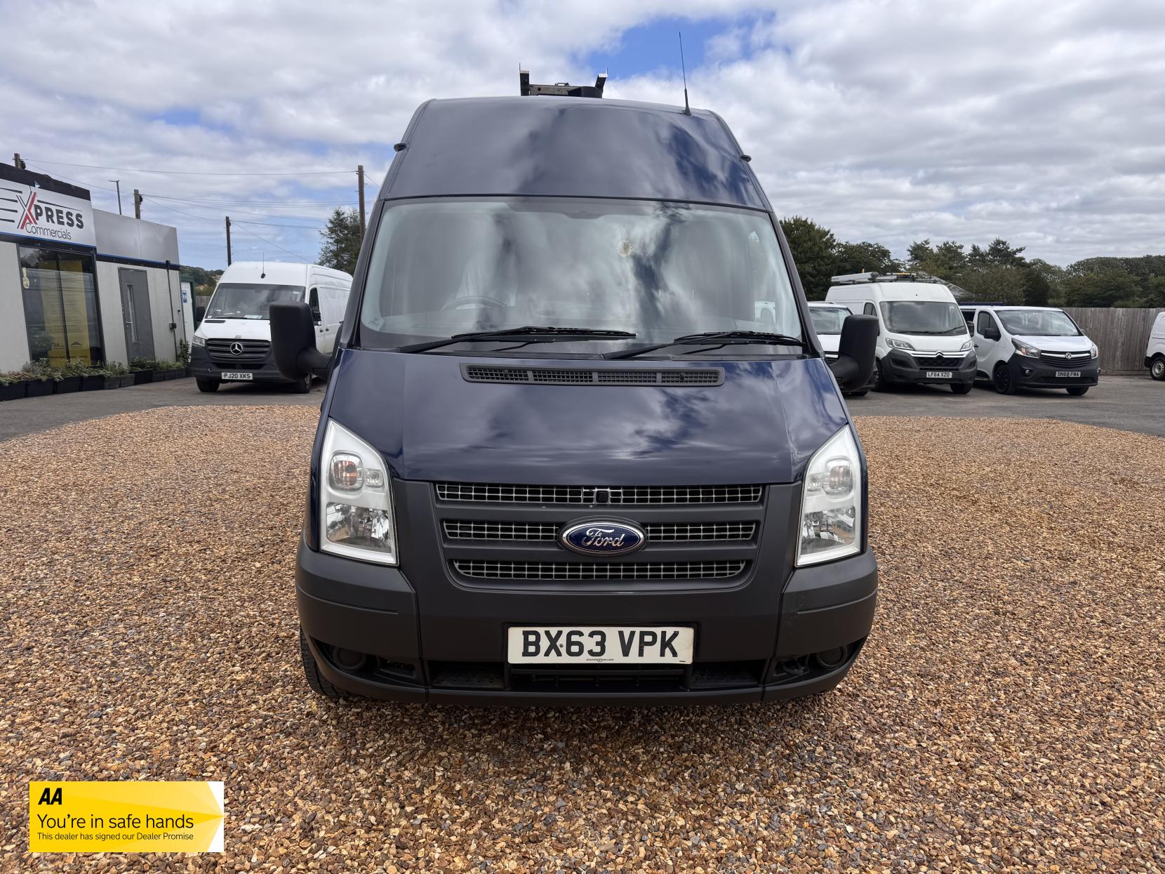 Ford Transit 2.2 TDCi 350 Panel Van 3dr Diesel Manual FWD L2 H3 (209 g/km, 123 bhp)