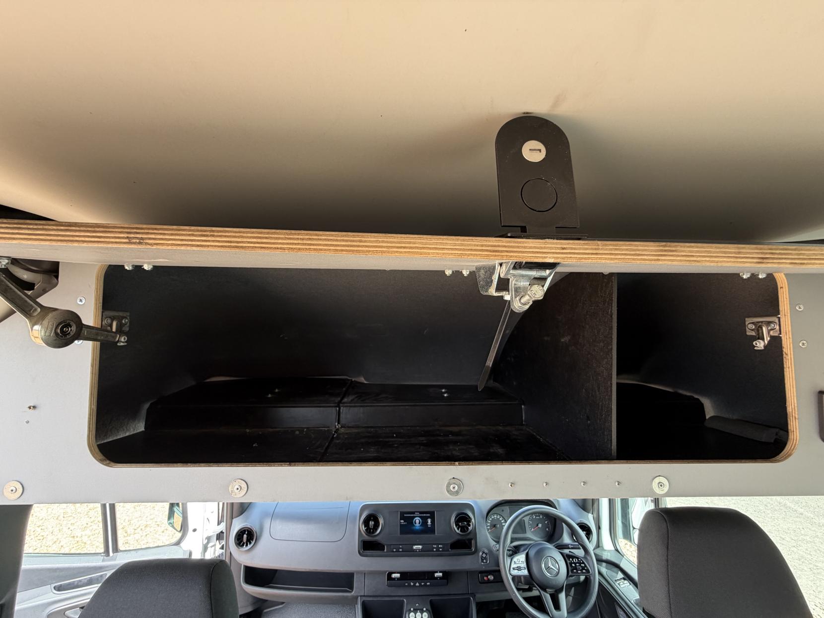 2021 Mercedes-Benz Sprinter 2.0 317 CDI Progressive Panel Van 5dr Diesel Manual RWD L2 H2 Euro 6 (s/s) (170 ps) - Thumbnail 47