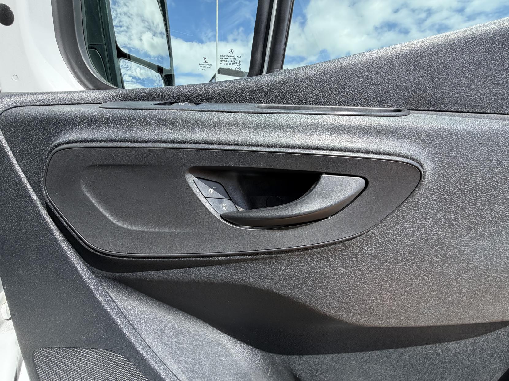 2021 Mercedes-Benz Sprinter 2.0 317 CDI Progressive Panel Van 5dr Diesel Manual RWD L2 H2 Euro 6 (s/s) (170 ps) - Thumbnail 33