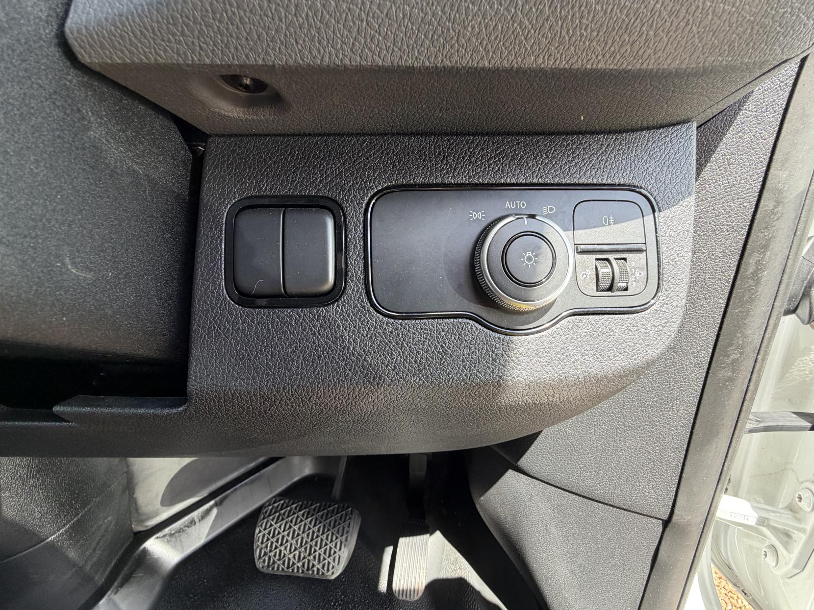 2021 Mercedes-Benz Sprinter 2.0 317 CDI Progressive Panel Van 5dr Diesel Manual RWD L2 H2 Euro 6 (s/s) (170 ps) - Thumbnail 30