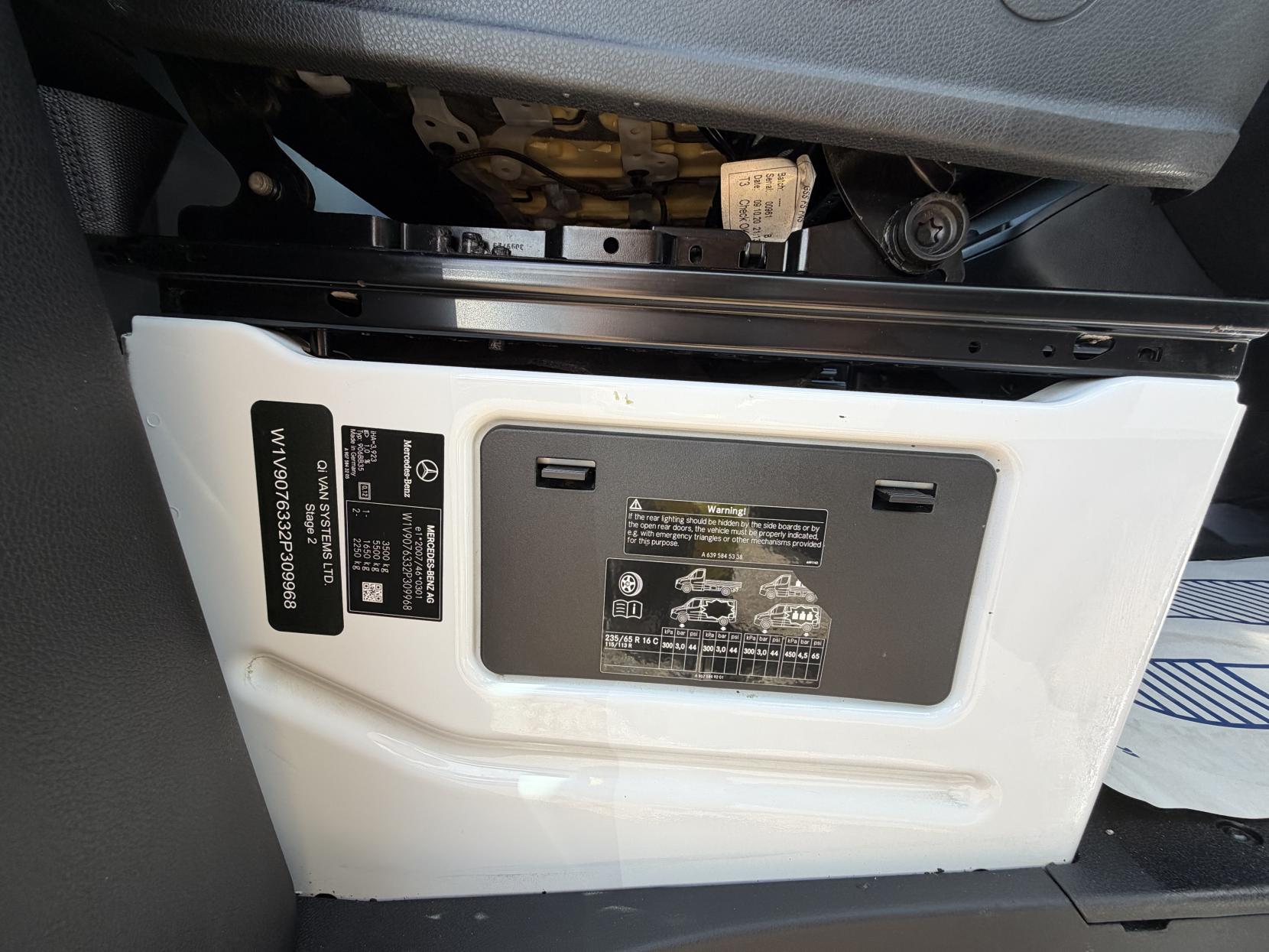 2021 Mercedes-Benz Sprinter 2.0 317 CDI Progressive Panel Van 5dr Diesel Manual RWD L2 H2 Euro 6 (s/s) (170 ps) - Thumbnail 29