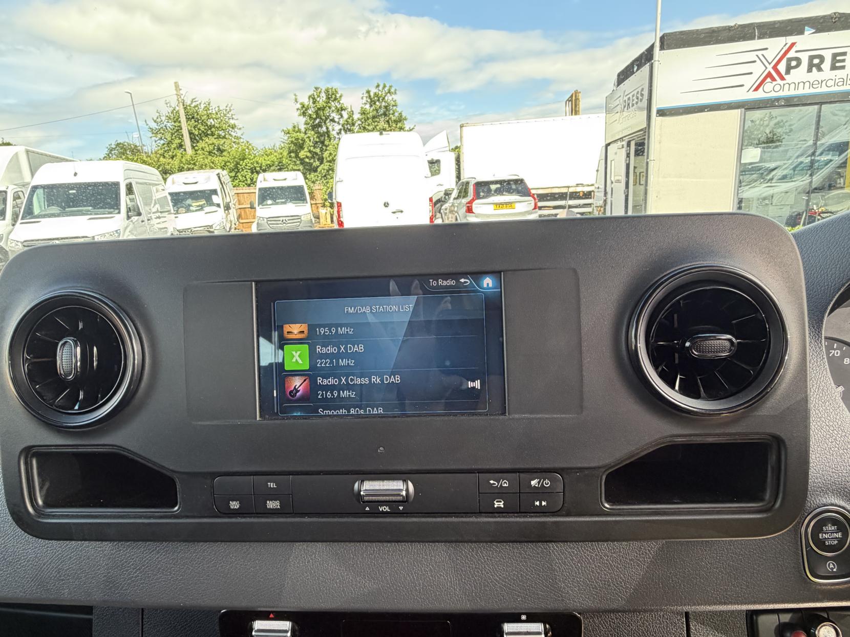 2021 Mercedes-Benz Sprinter 2.0 317 CDI Progressive Panel Van 5dr Diesel Manual RWD L2 H2 Euro 6 (s/s) (170 ps) - Thumbnail 15