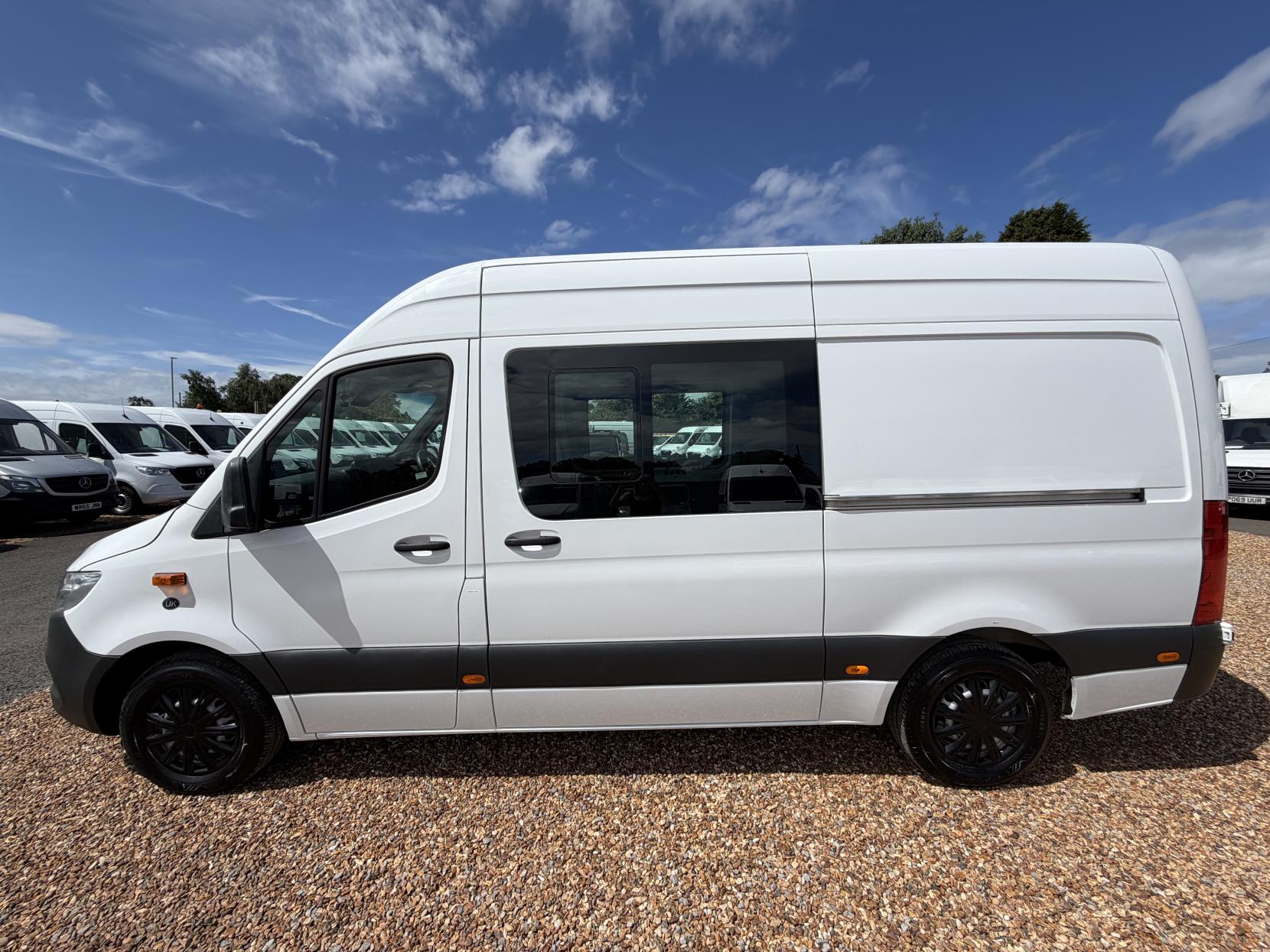 2021 Mercedes-Benz Sprinter 2.0 317 CDI Progressive Panel Van 5dr Diesel Manual RWD L2 H2 Euro 6 (s/s) (170 ps) - Thumbnail 7