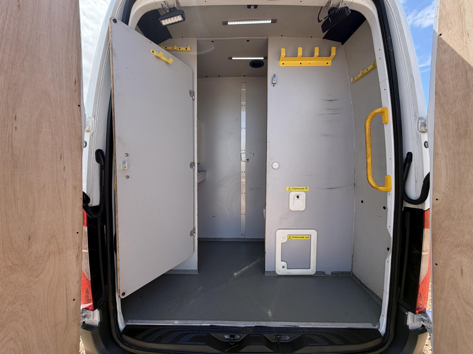 2021 Mercedes-Benz Sprinter 2.0 317 CDI Progressive Panel Van 5dr Diesel Manual RWD L2 H2 Euro 6 (s/s) (170 ps) - Thumbnail 3
